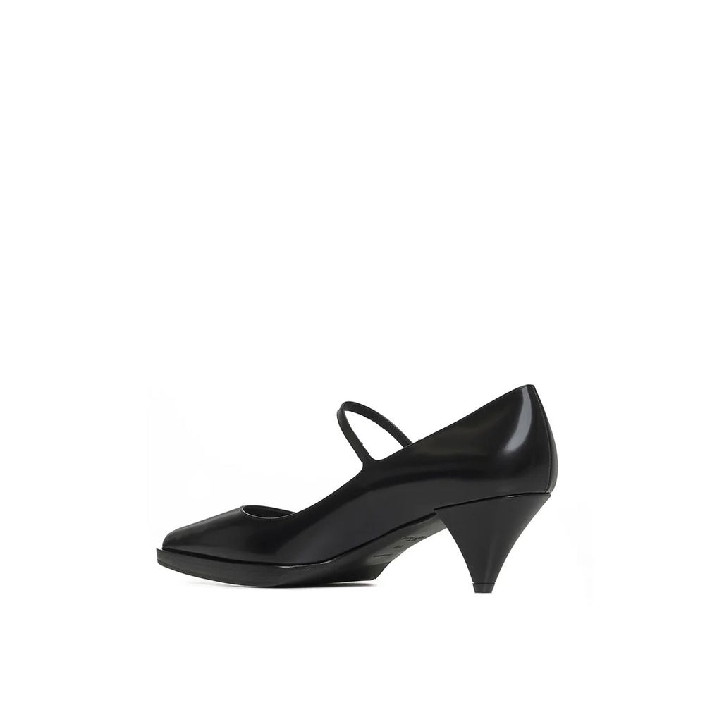 Schwarze Lederpumps mit mittelhohem Absatz und verstellbarem Riemen