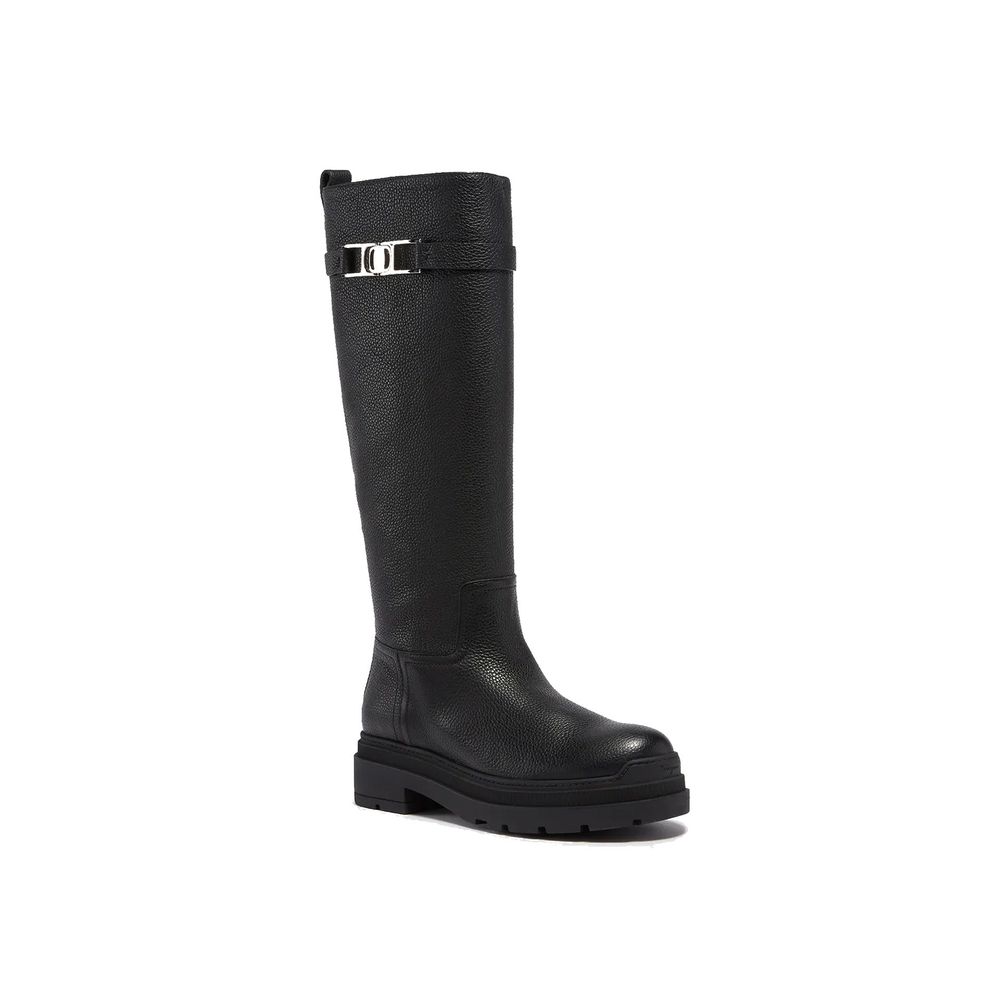 Schwarze flache Lederstiefel mit seitlichem Reißverschluss