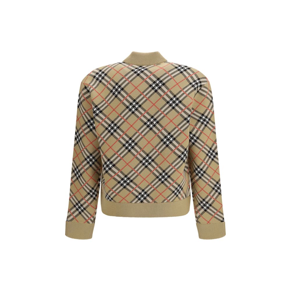 Beige Woll-Bomber mit dem charakteristischen Karomuster