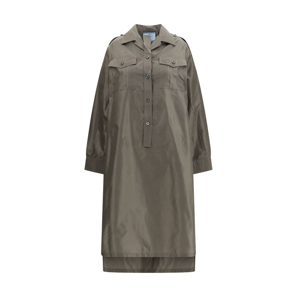 Zweifarbiges Seidenkleid mit Hemdkragen und Taschen