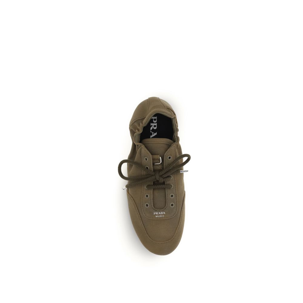Baumwoll-Sneaker bicolor mit laminiertem Logo-Print