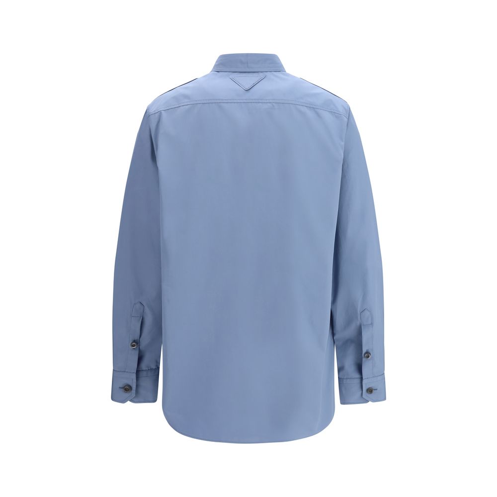 Blaues Baumwollhemd mit militärischen Details