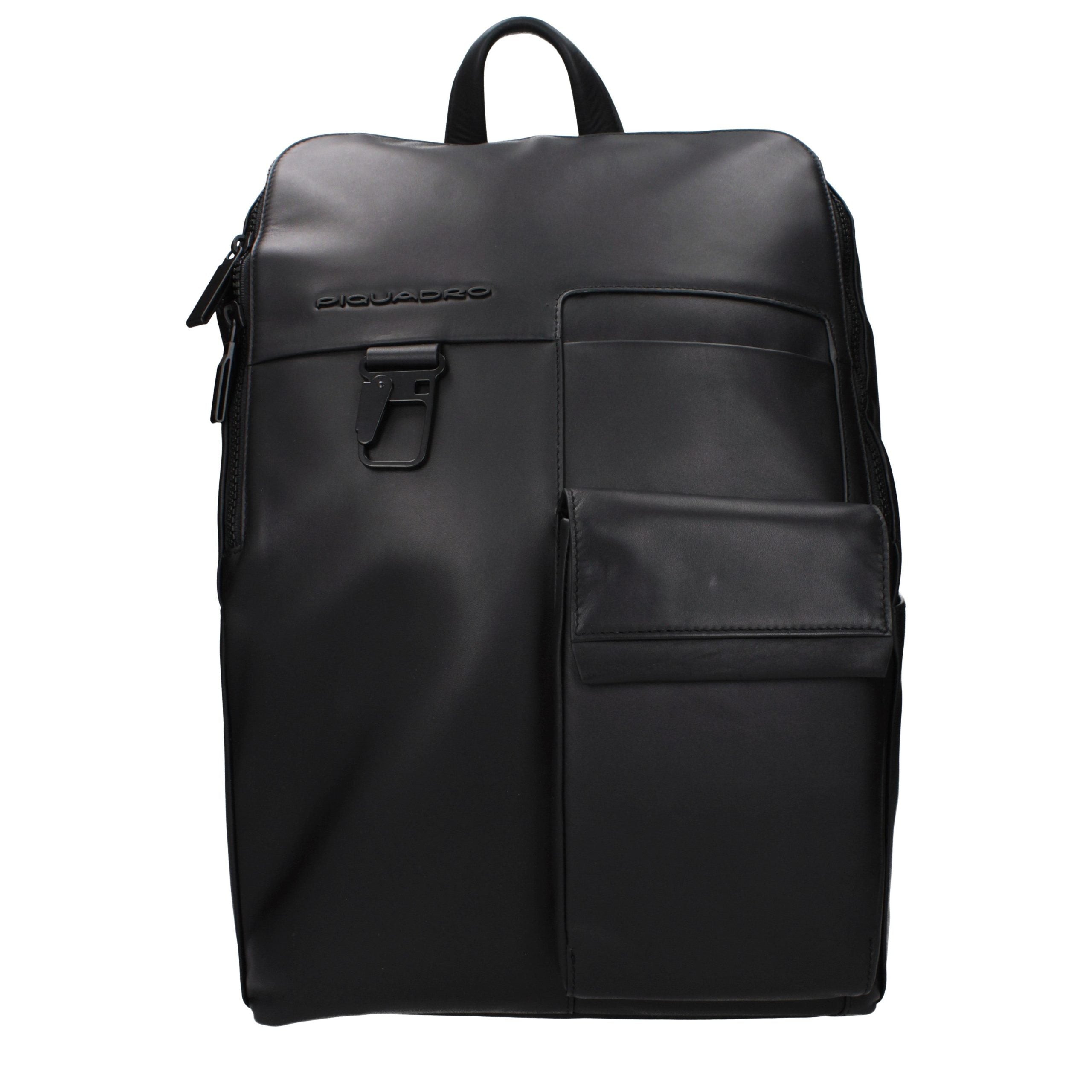 Schwarzer Lederrucksack mit verstellbaren Trägern von Piquadro