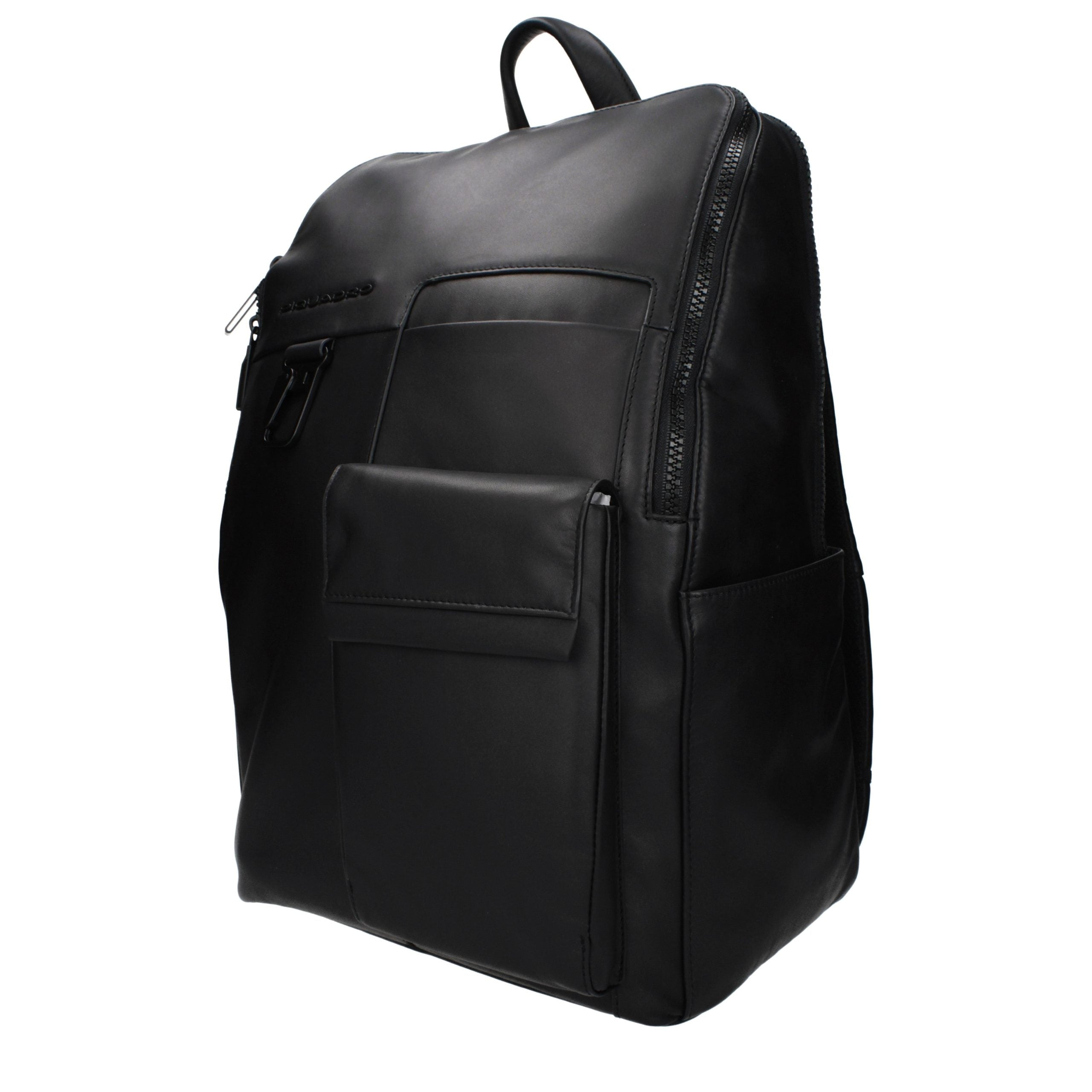 Schwarzer Lederrucksack mit verstellbaren Trägern von Piquadro
