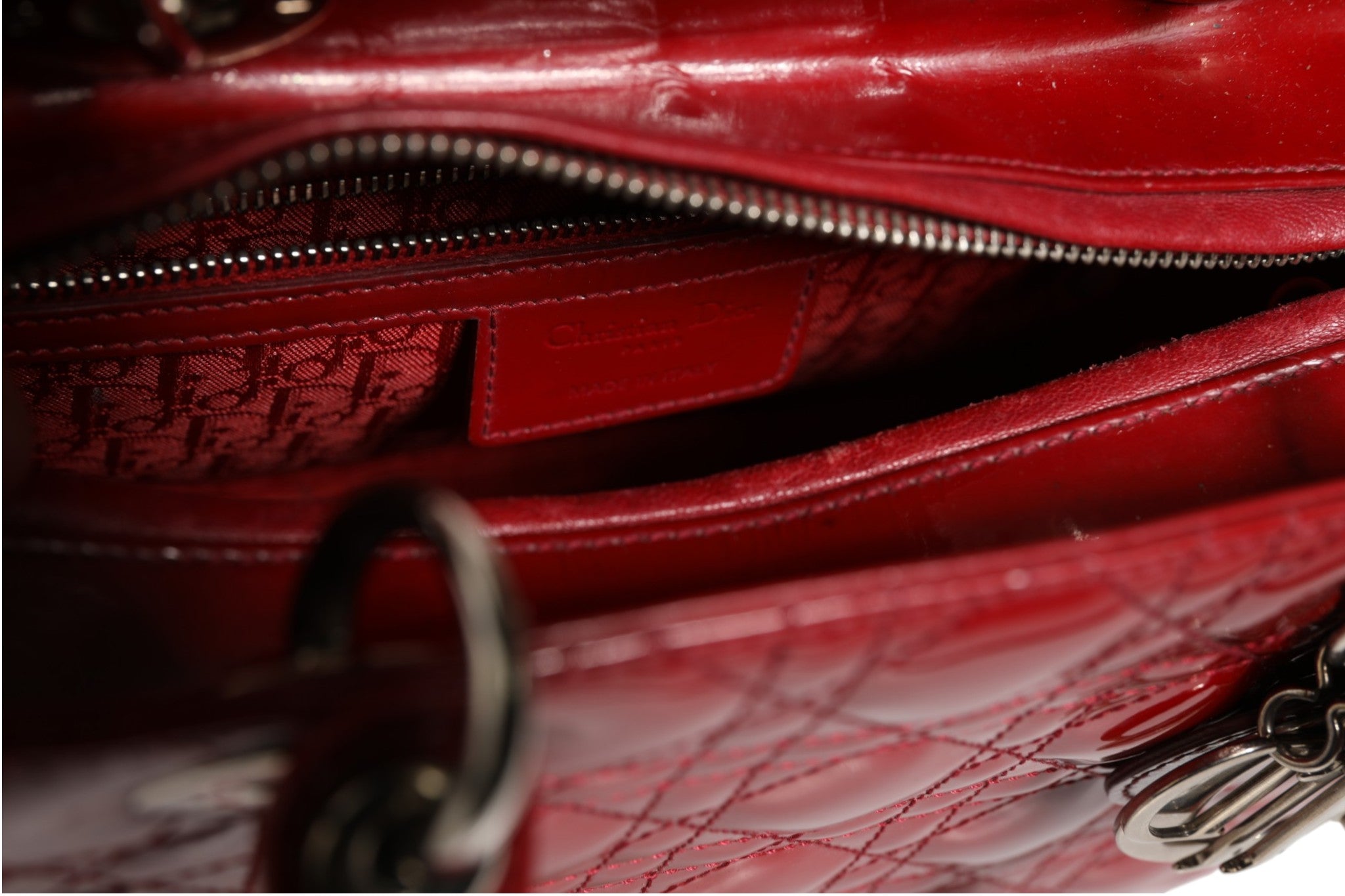 Christian Dior kirschrote Lackleder Cannage-Steppung kleine Lady Dior Tasche