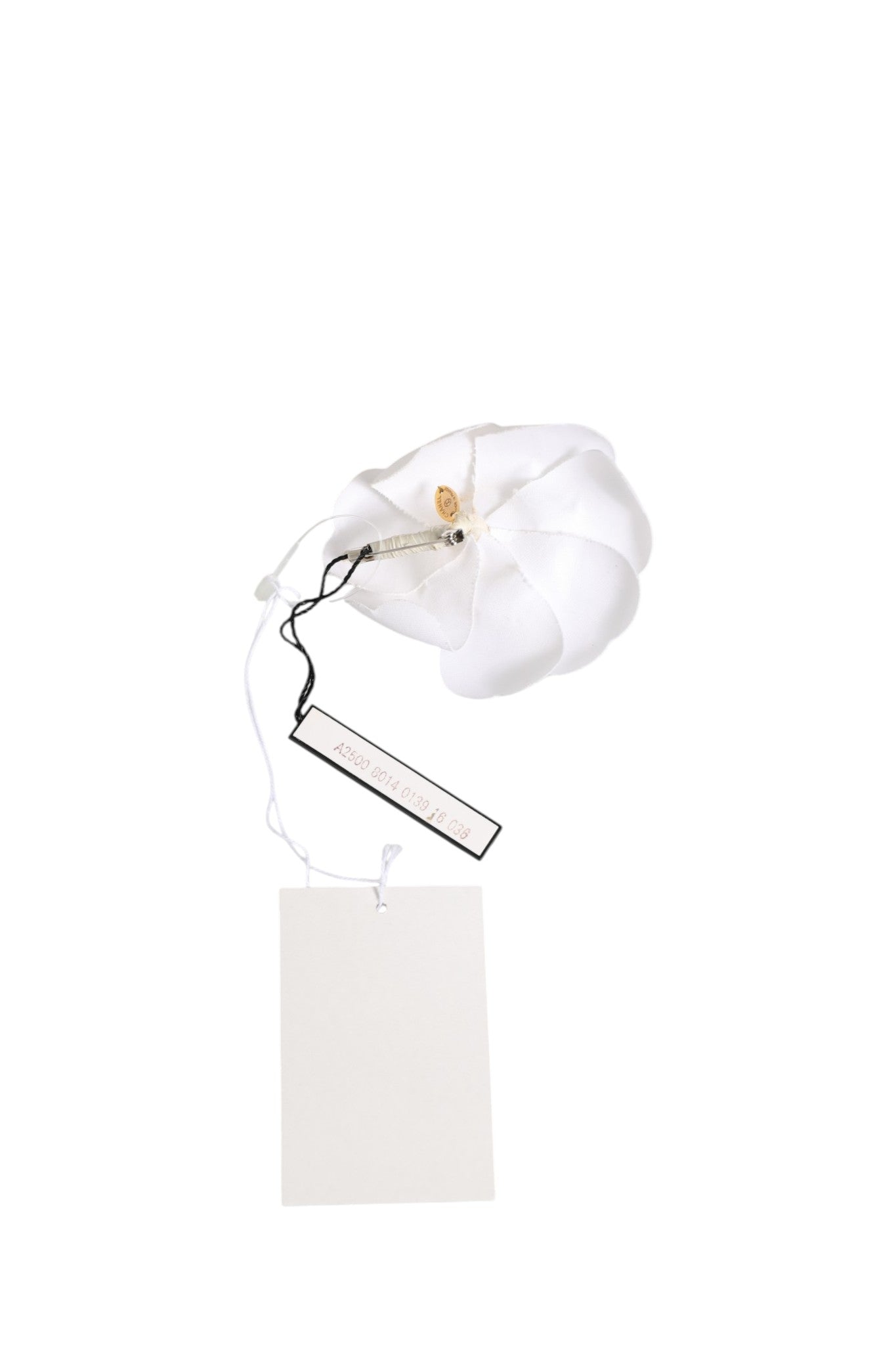 White Flower Brooch Elegant Accessory