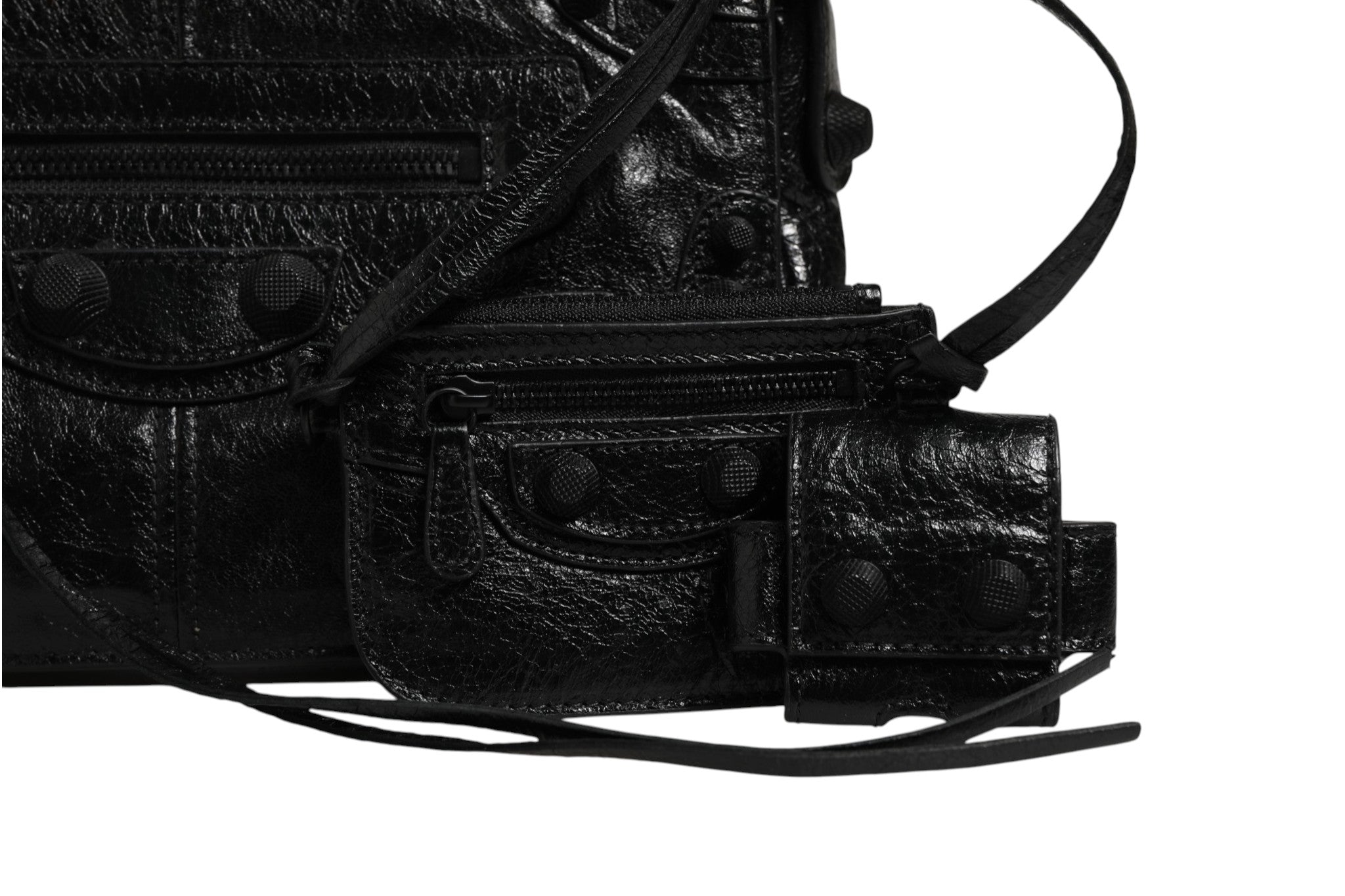 Schwarze Le Cagole XS Leder-Pochette mit Anhänger und Tasche