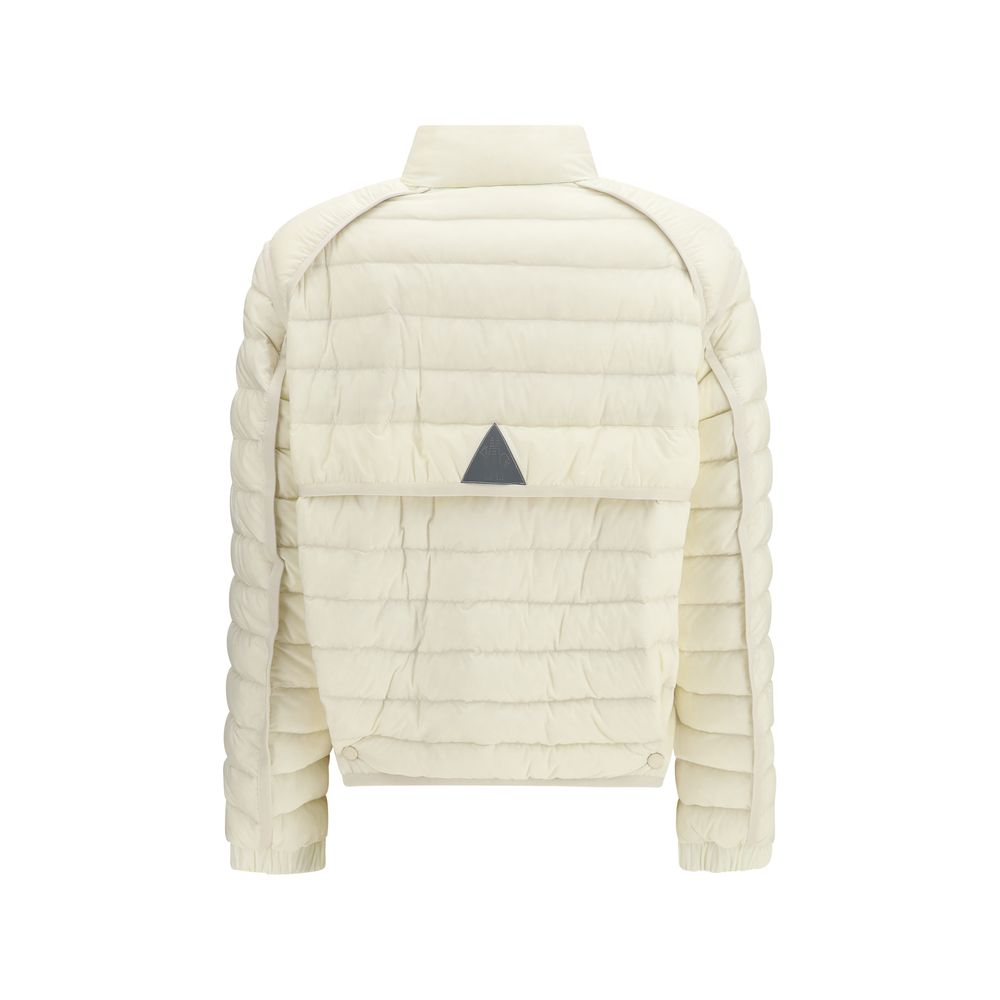 Weiße Kunstfaserjacke mit packbarem Design