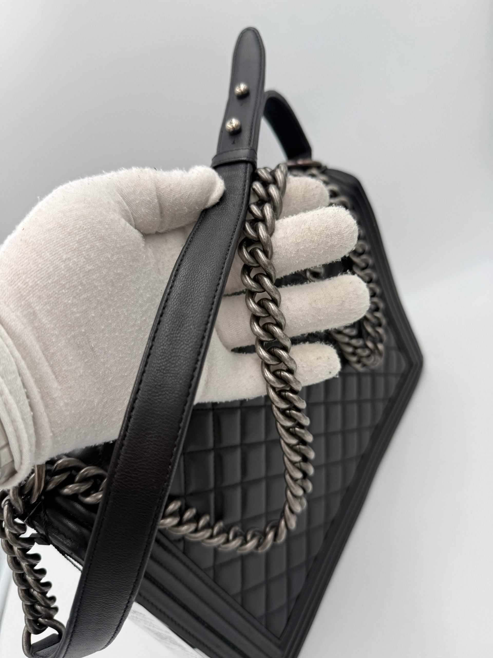 Sac à main en cuir bicolore Chanel
