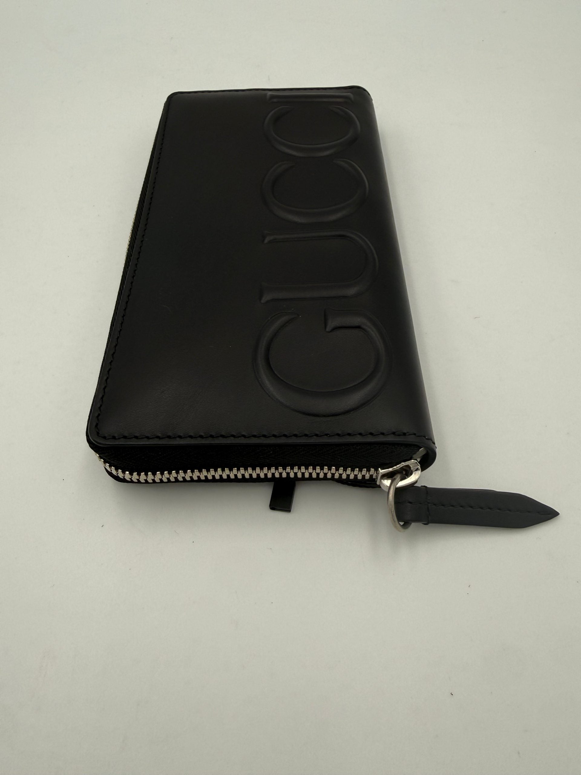 Gucci Black Front Logo Zip Leather Wallet