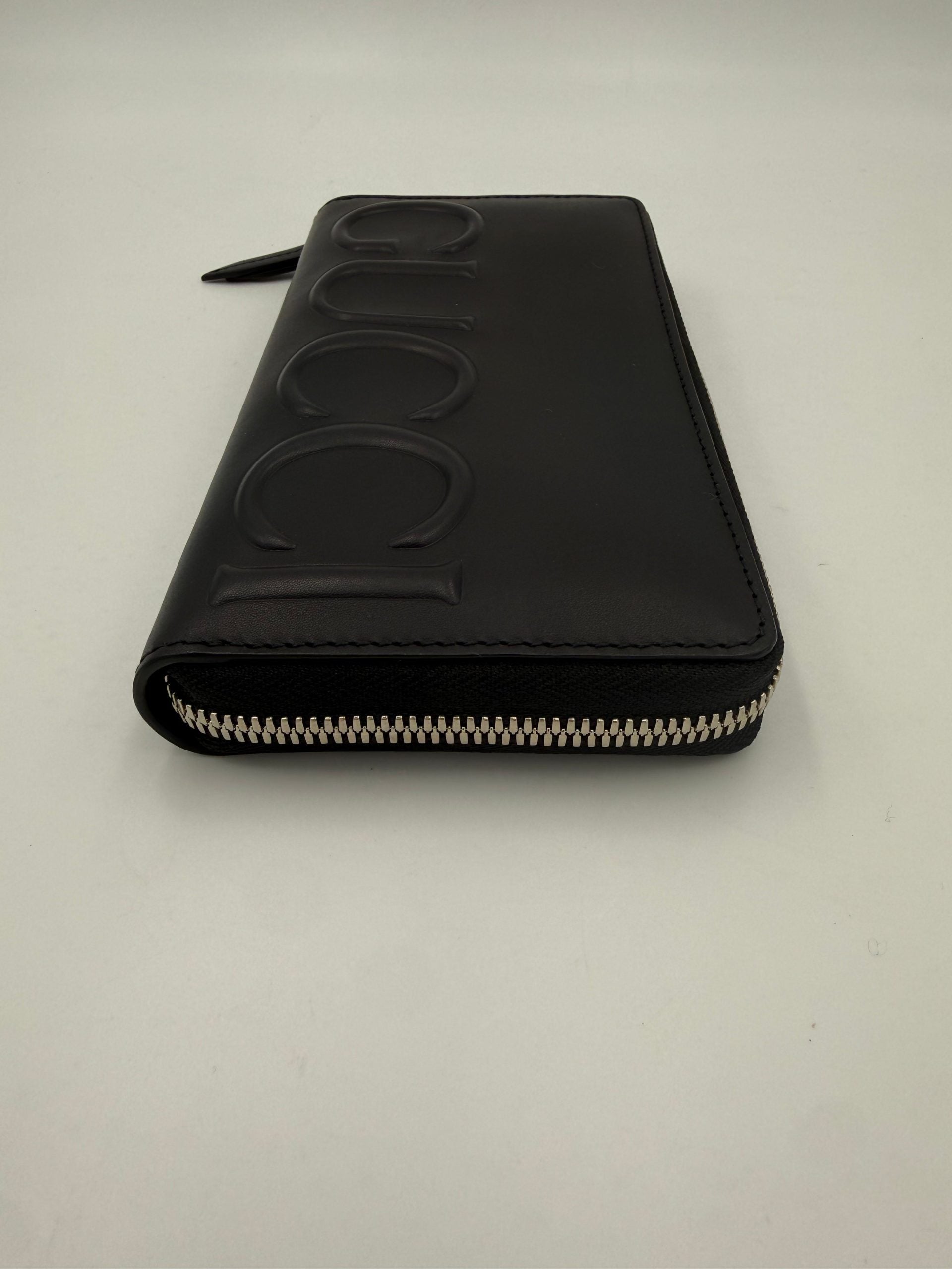 Gucci Black Front Logo Zip Leather Wallet