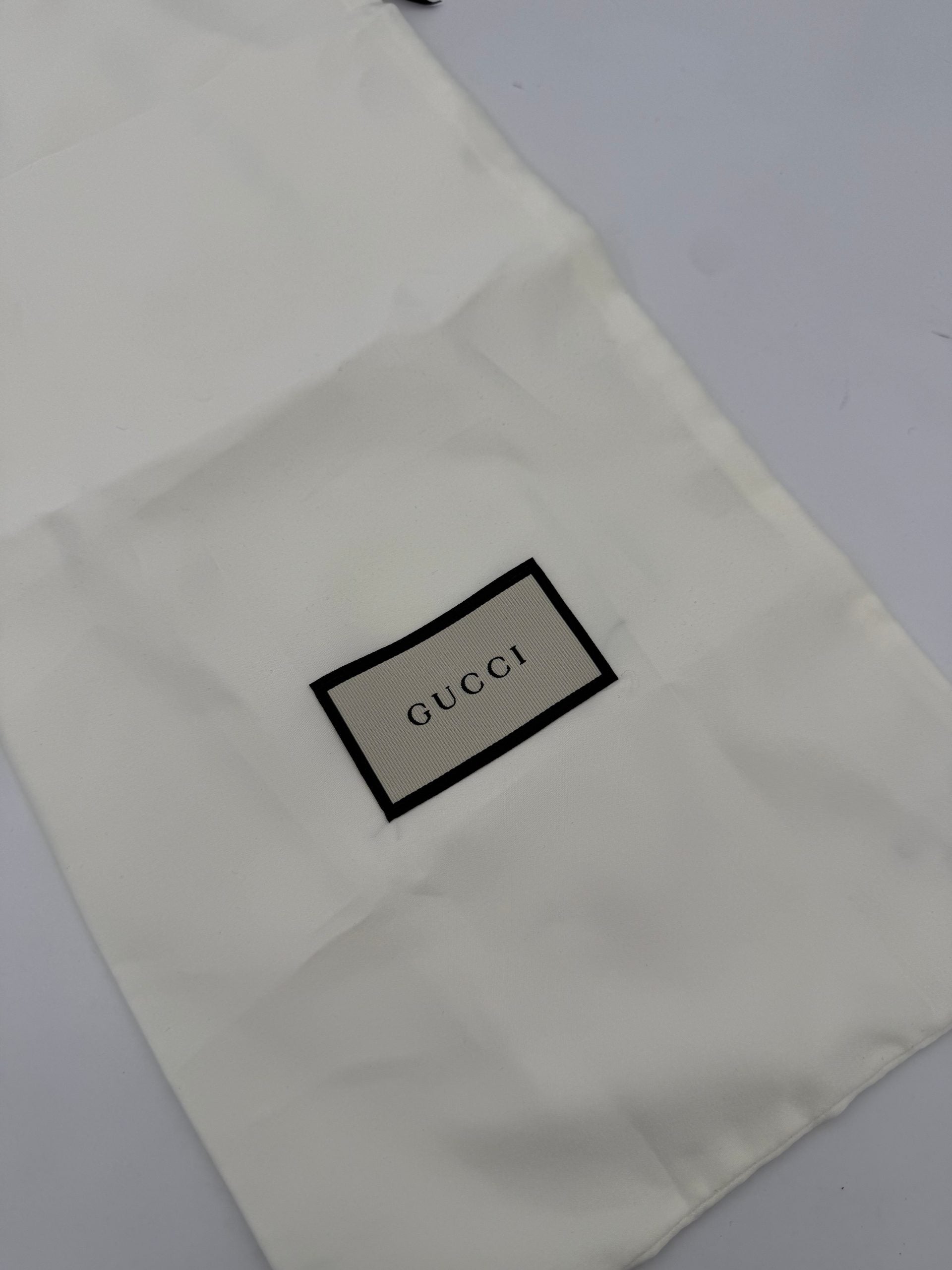 Gucci Black Front Logo Zip Leather Wallet