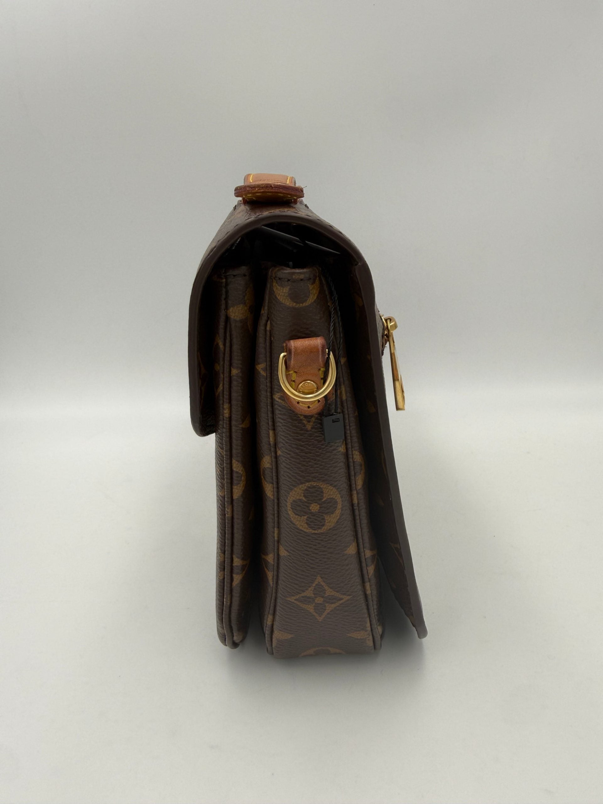 Louis Vuitton Monogram Metis Bandouliere Leather Handbag