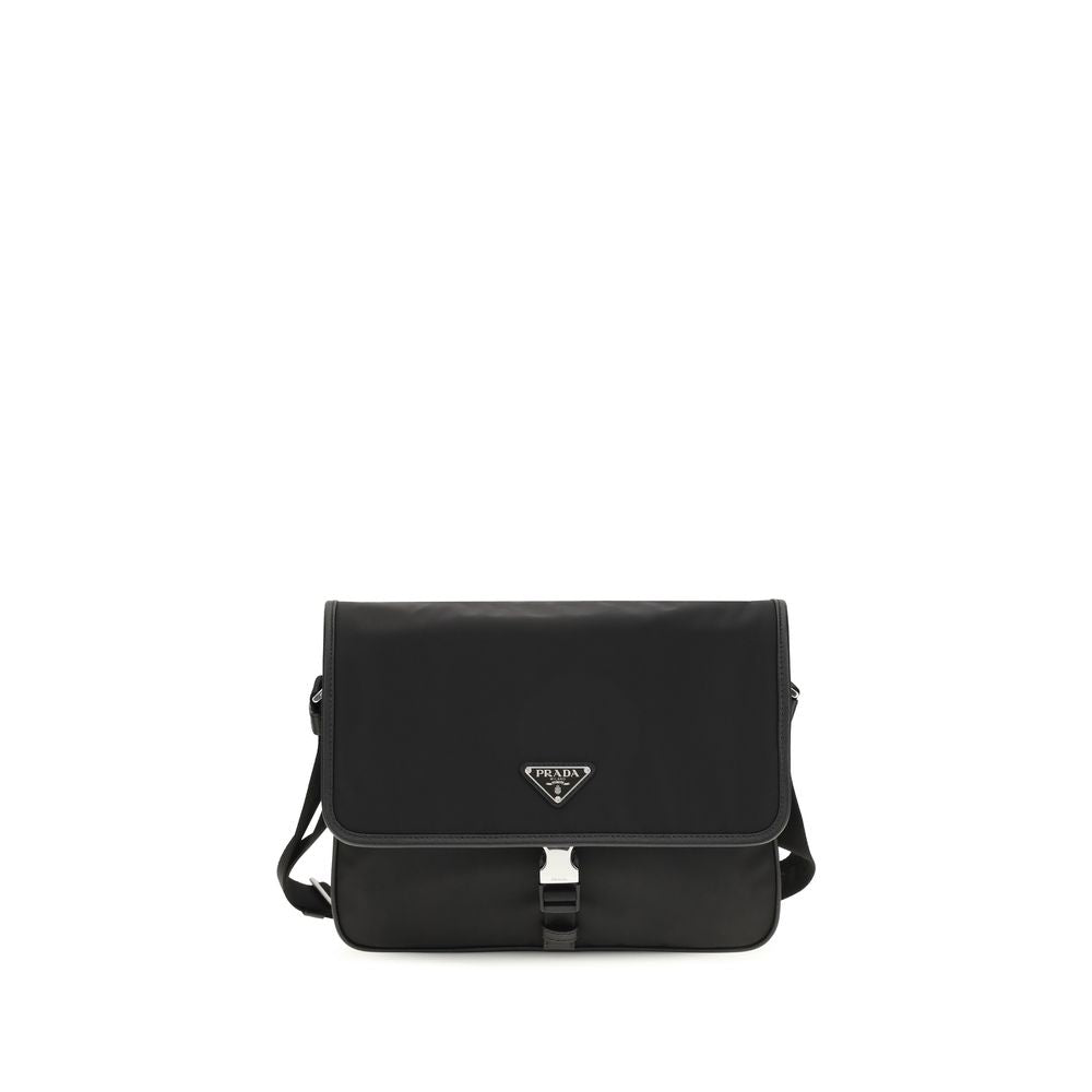 Prada Schultertasche aus recyceltem Polyamid in Schwarz