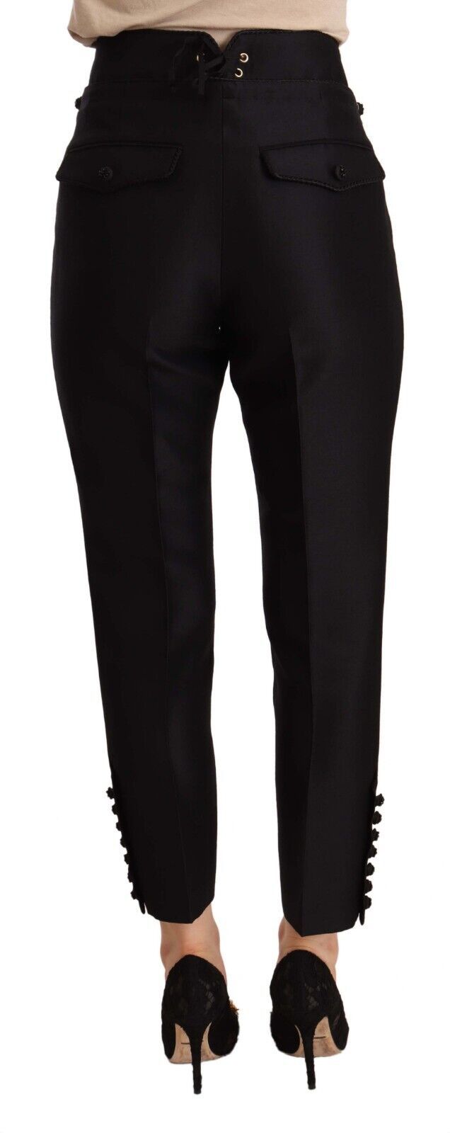 Pantalon court taille haute orné de boutons noirs