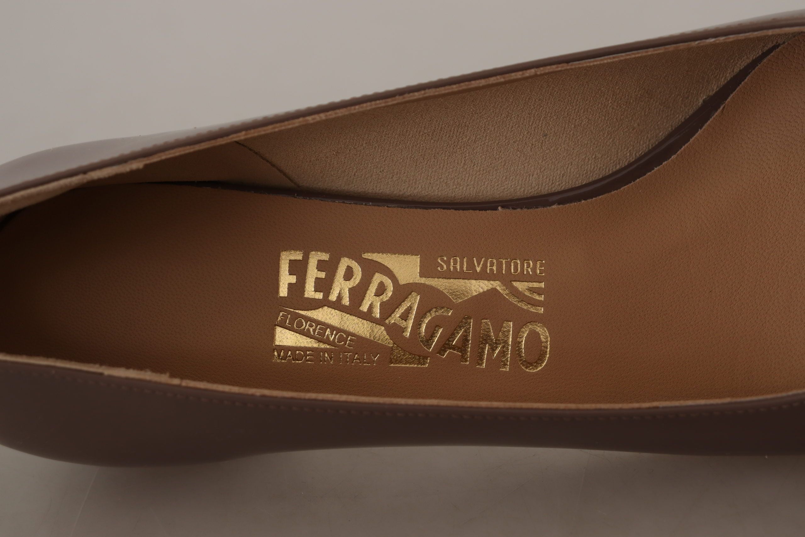 Brown Leather Pumps with Signature Vara Bow Detail