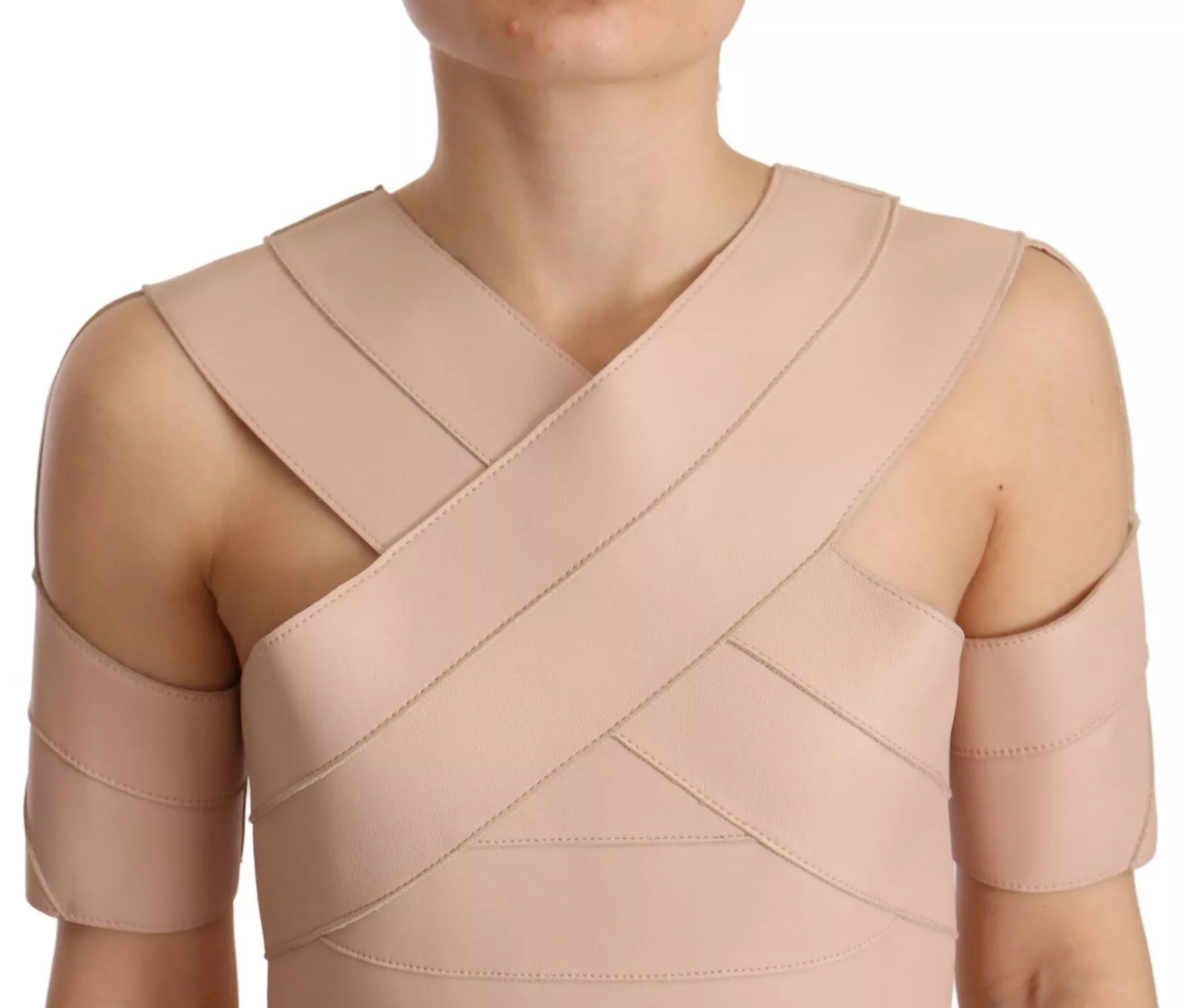 Robe fourreau mini en cuir beige à épaules dénudées