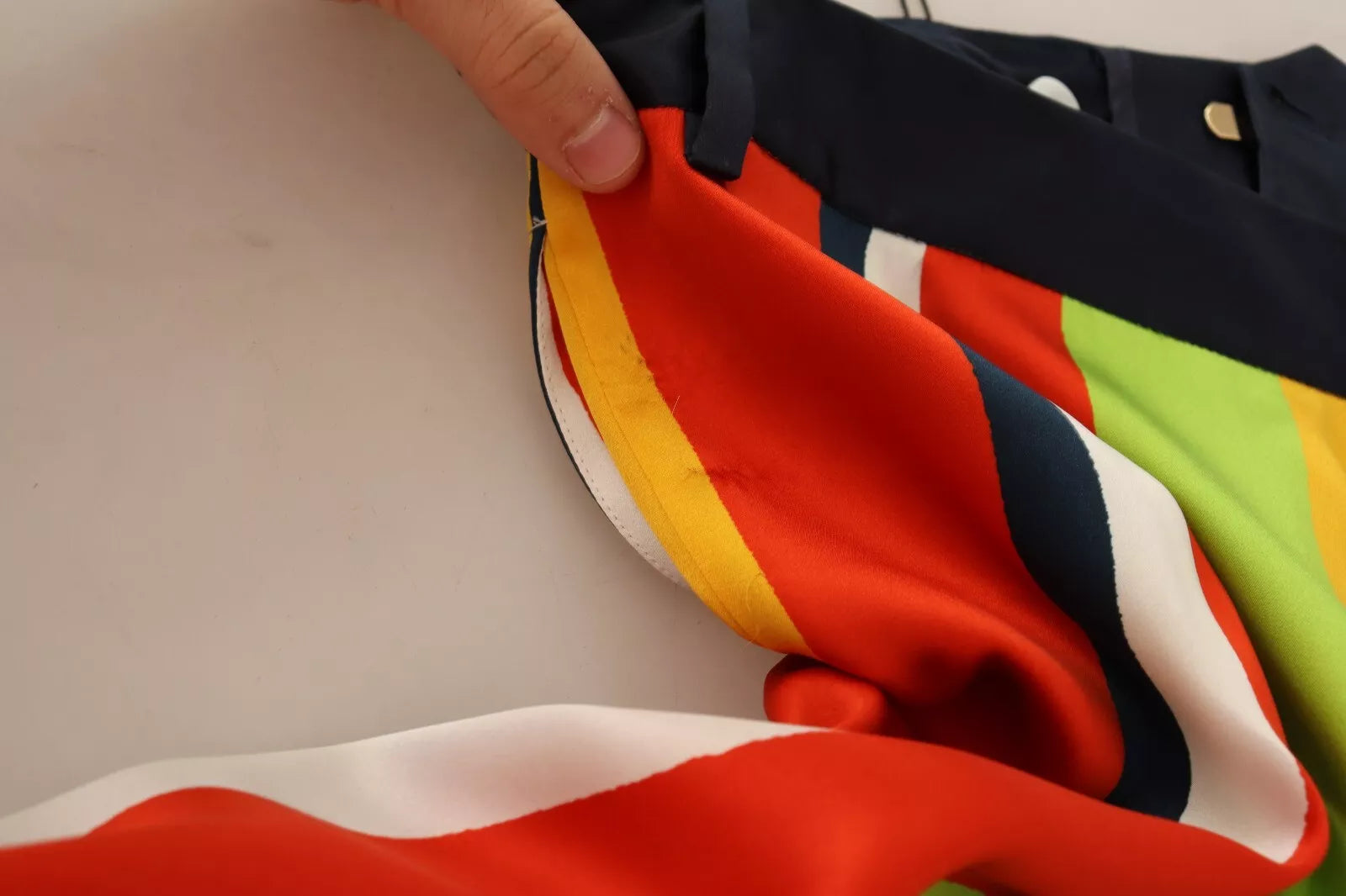 Pantalon droit taille mi-haute à rayures multicolores