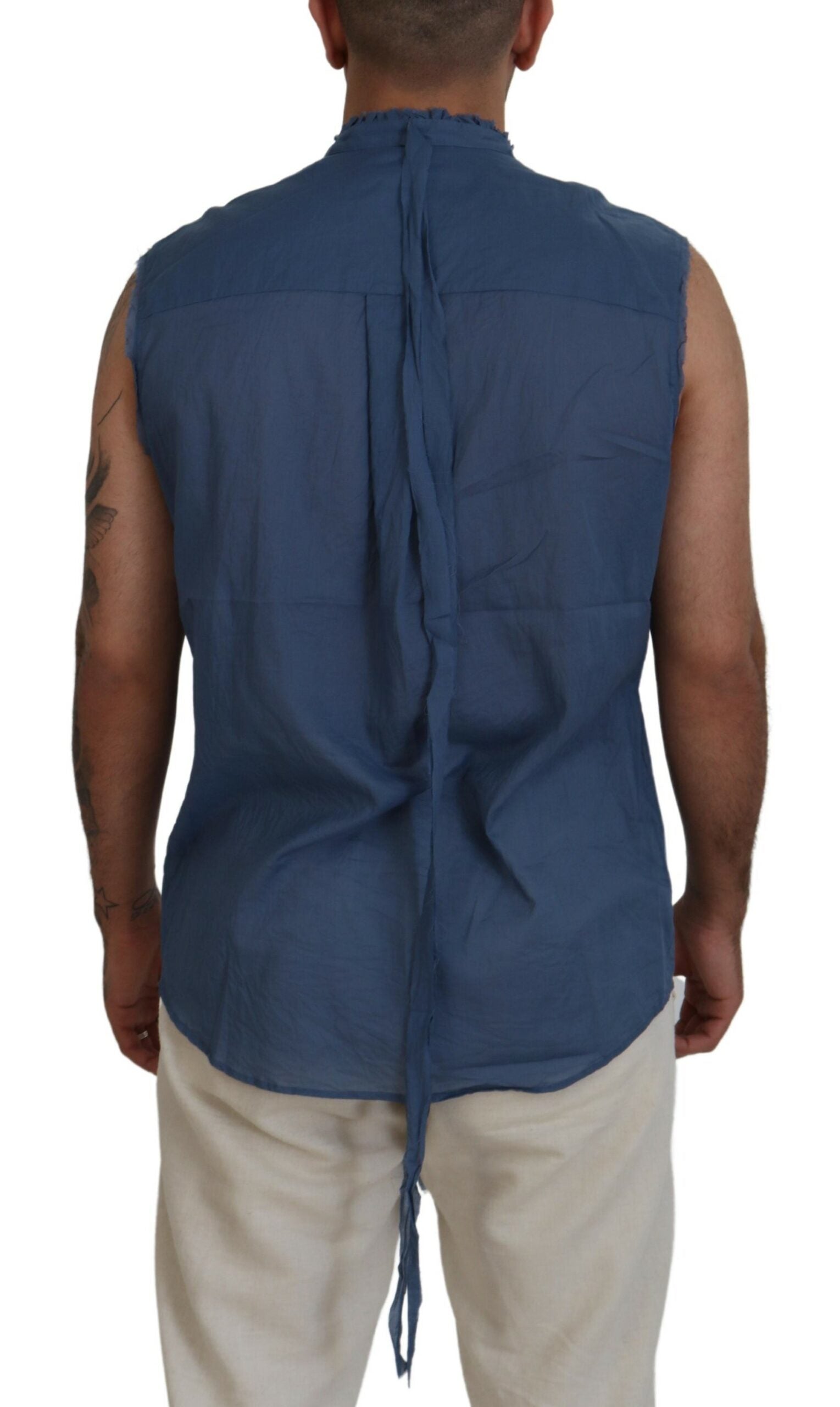 Chemise sans manches en coton bleu ornée d'une chaînette