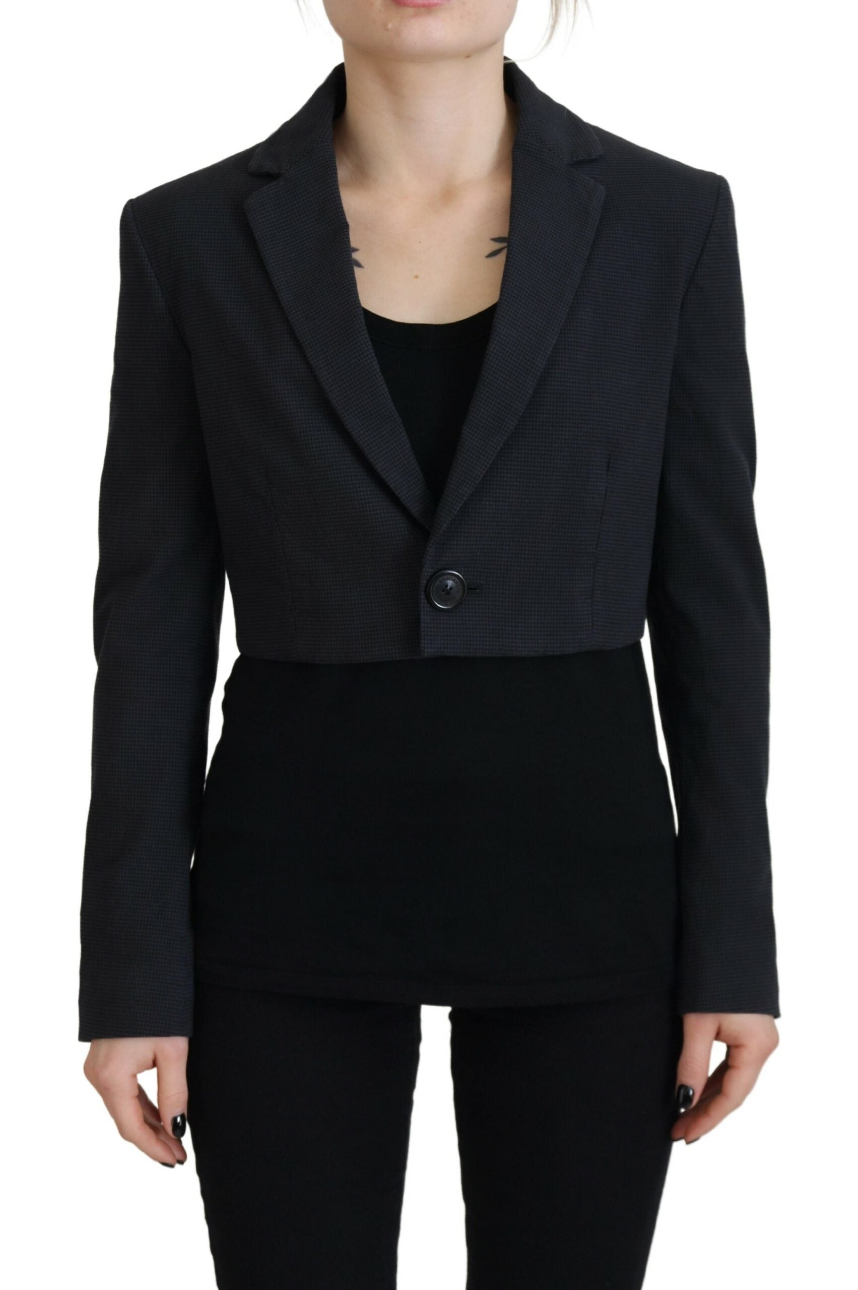 Schwarzer kurzer Baumwollblazer mit Knopfverschluss