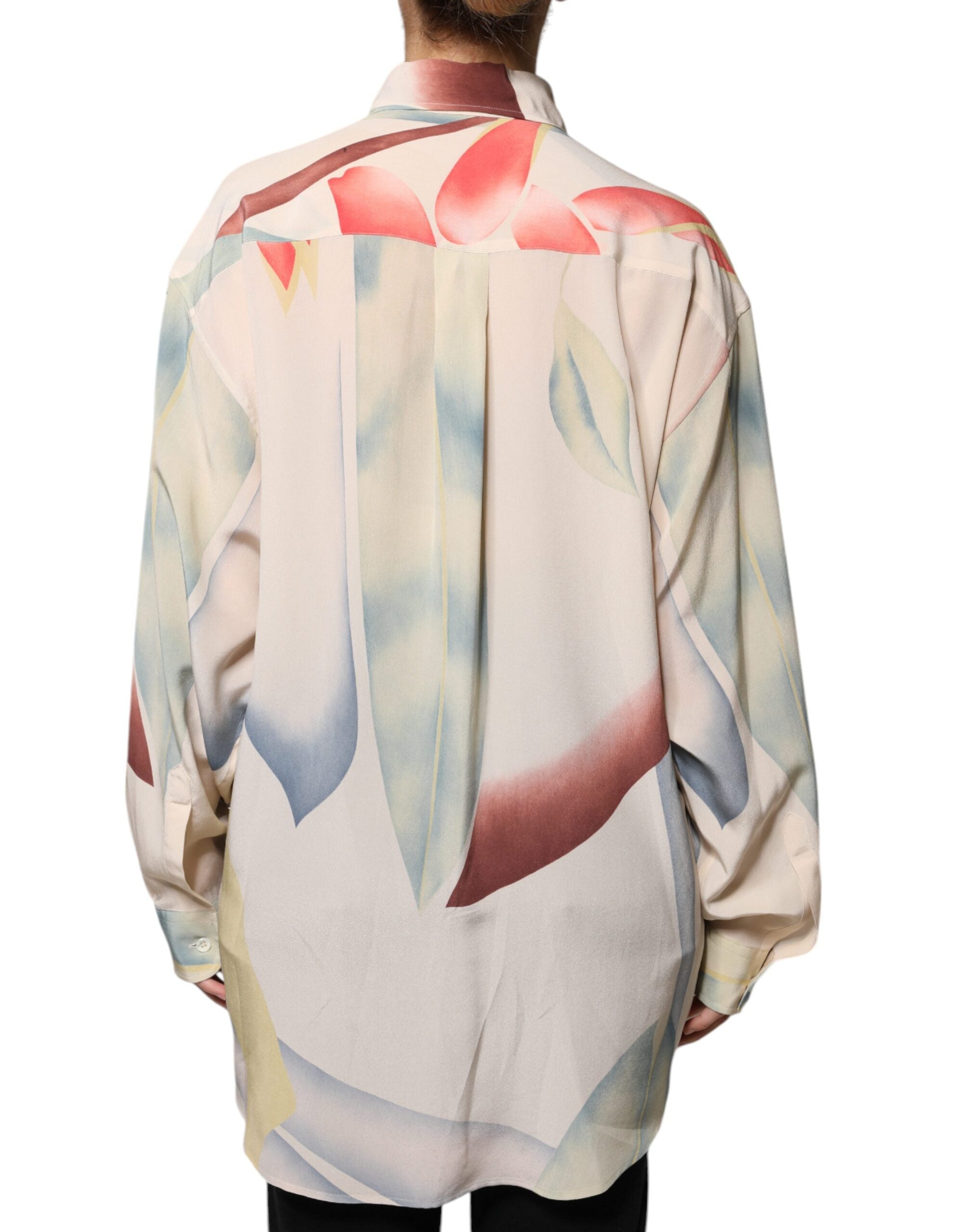 Chemisier beige imprimé à col et manches longues boutonnées