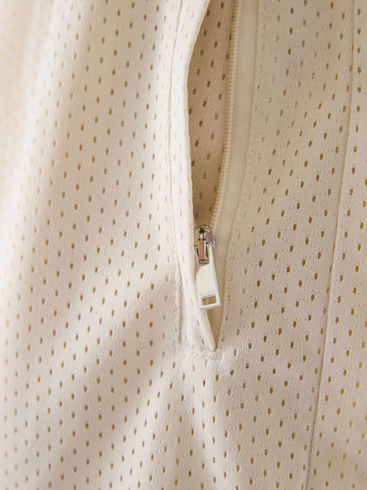 Gucci Shorts aus cremefarbenem Polyester mit Logo