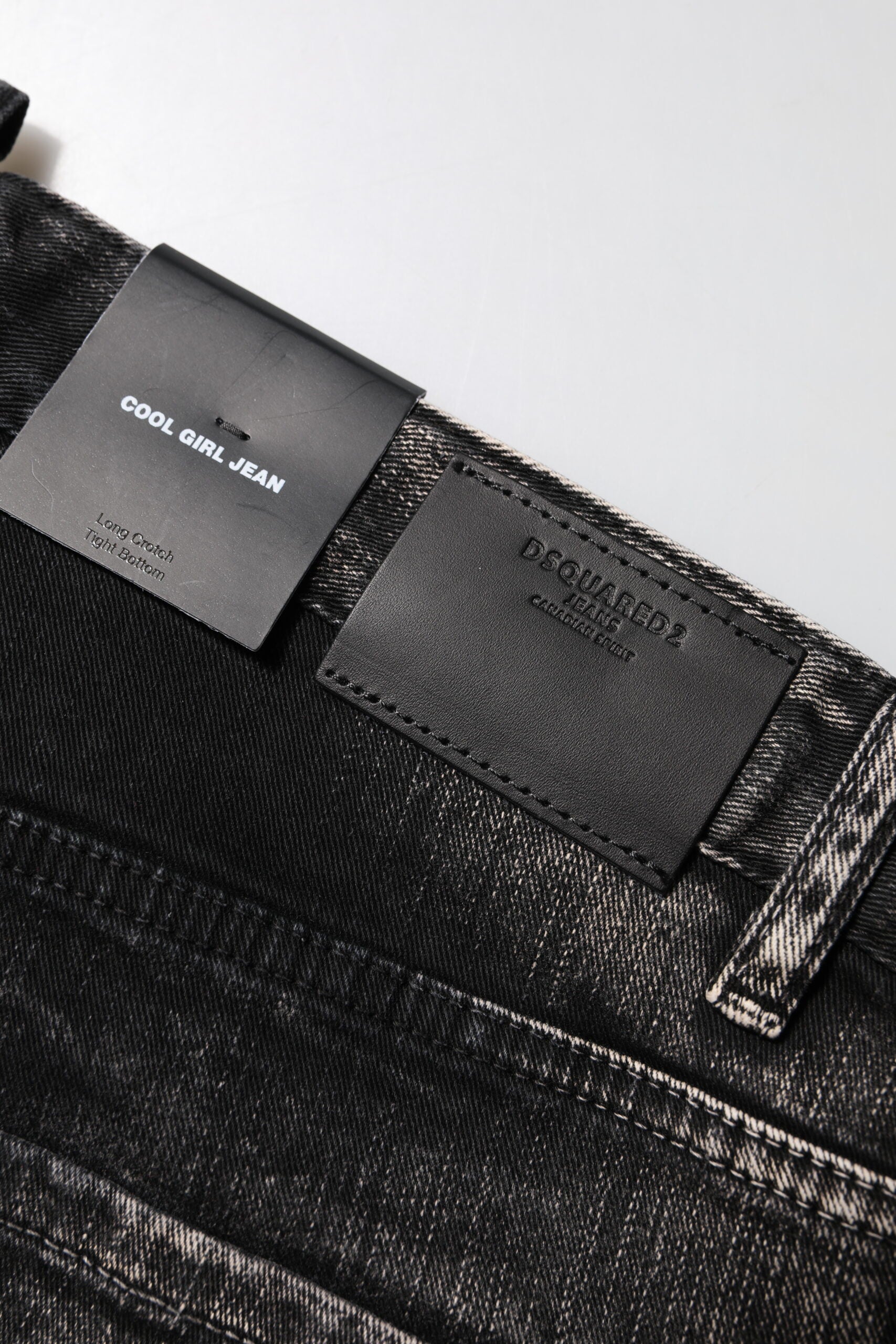 Jean en denim noir délavé taille mi-haute fuselée