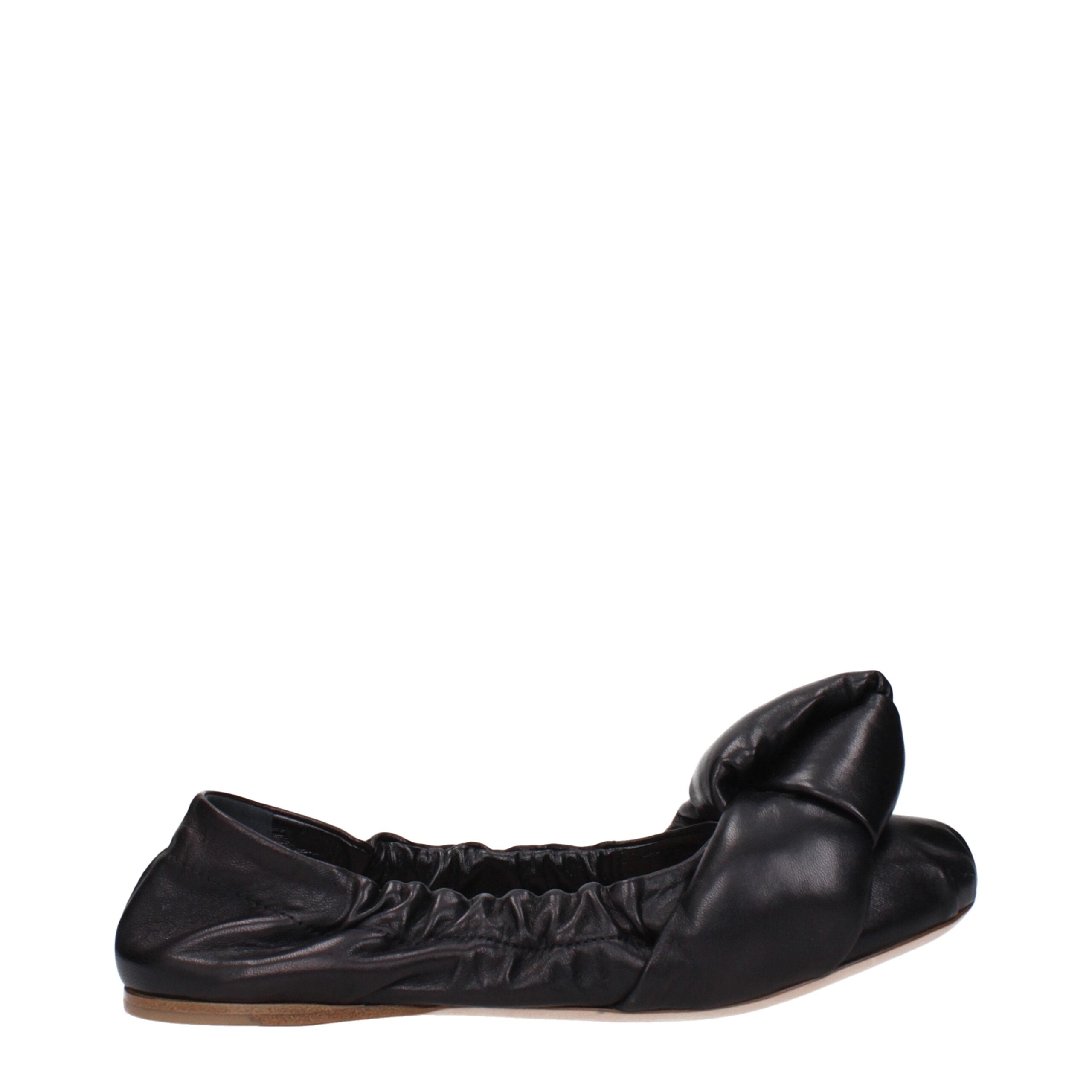 Schwarze Leder-Ballerinas mit Detail vorne