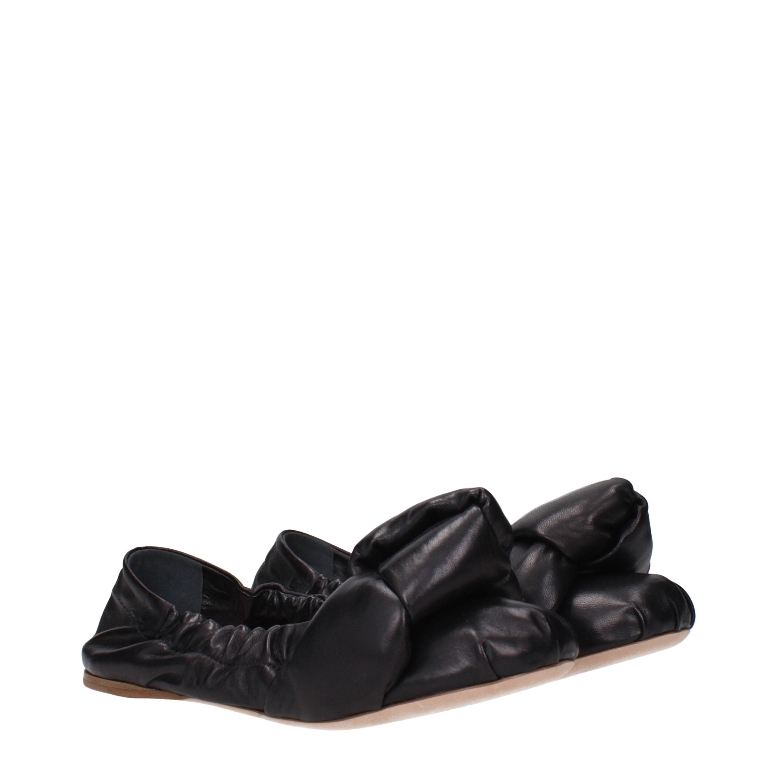 Schwarze Leder-Ballerinas mit Detail vorne