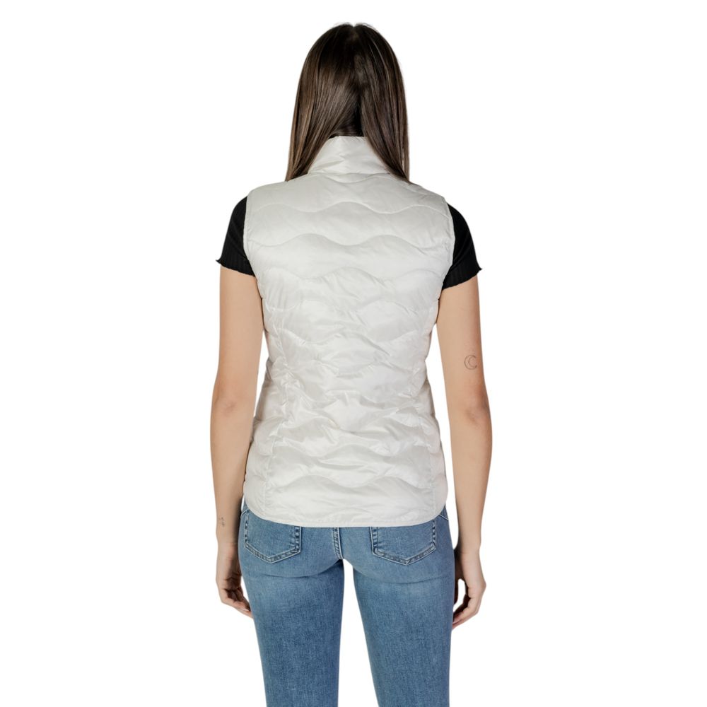 White Synthetic Sleeveless Quilted Jacket
