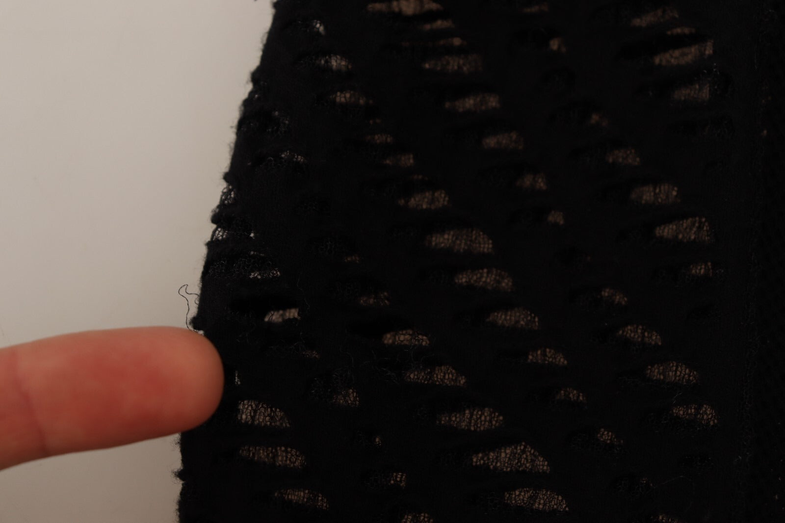 Robe fourreau moulante noire en viscose à manches longues, mini-robe