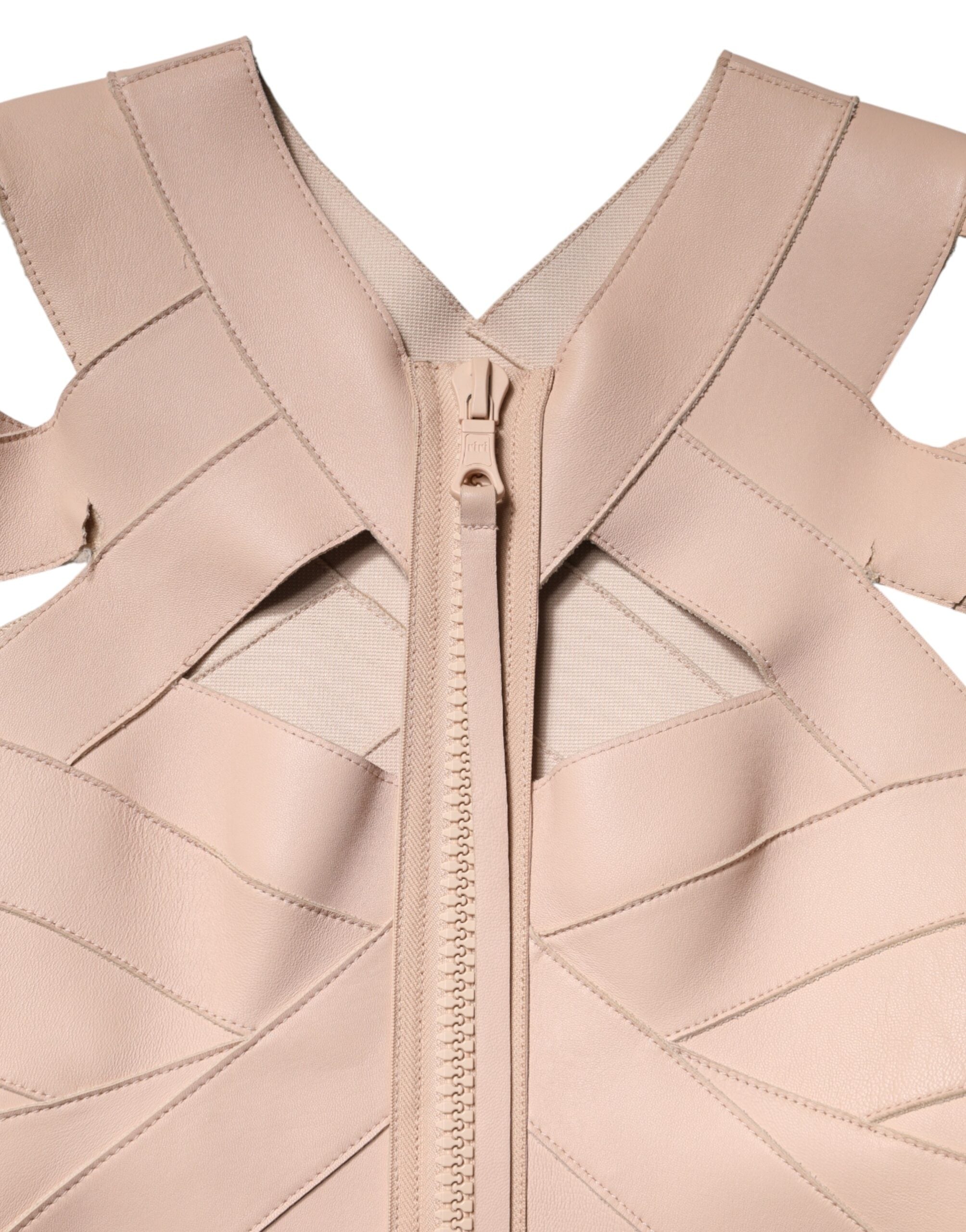 Robe fourreau courte en cuir beige à manches courtes