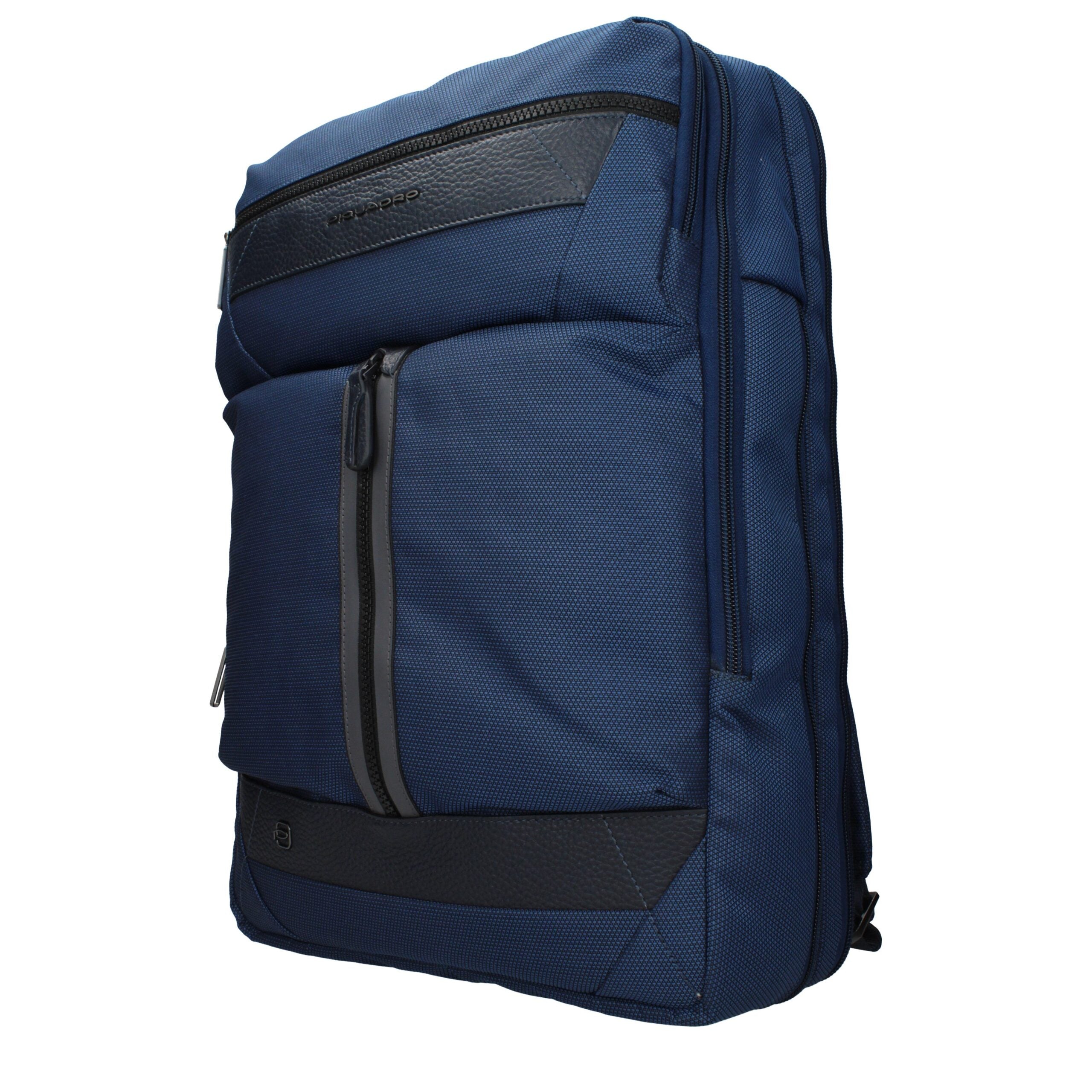 Blauer Synthetikrucksack mit verstellbaren Trägern und Logo