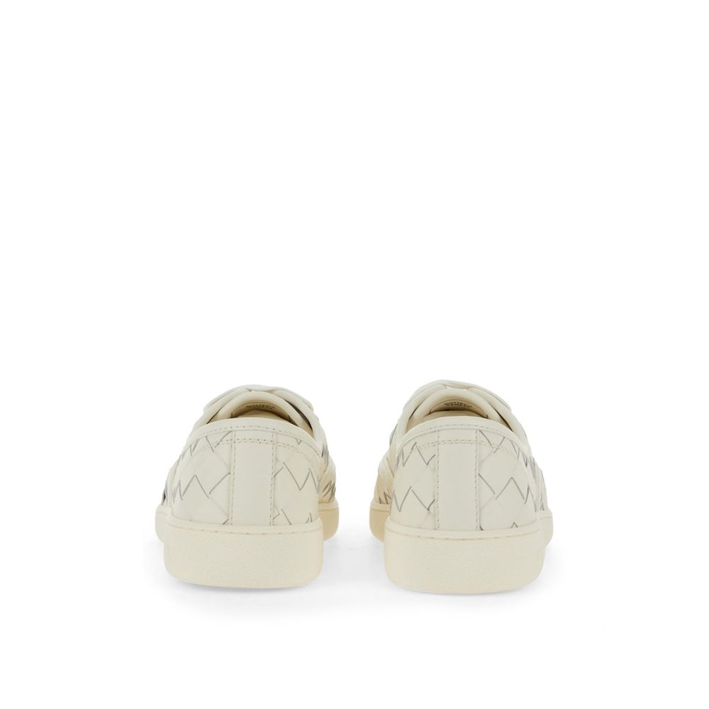 Weiße Low-Top-Sneaker aus Leder mit seitlichem Logo