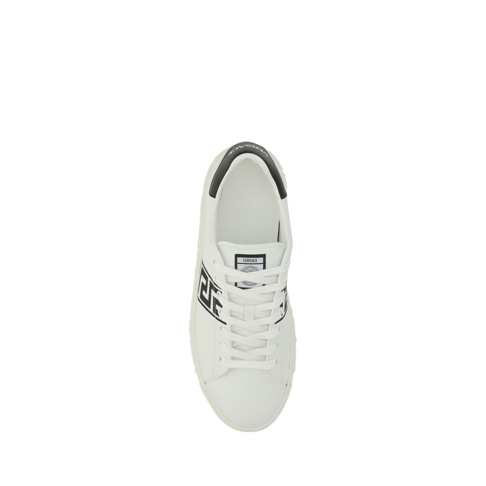 Weiße Low-Top-Sneaker aus Leder mit griechisch geprägter Sohle