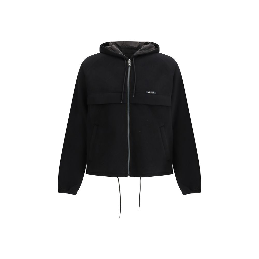 Schwarze Kunstfaserjacke mit Kapuze