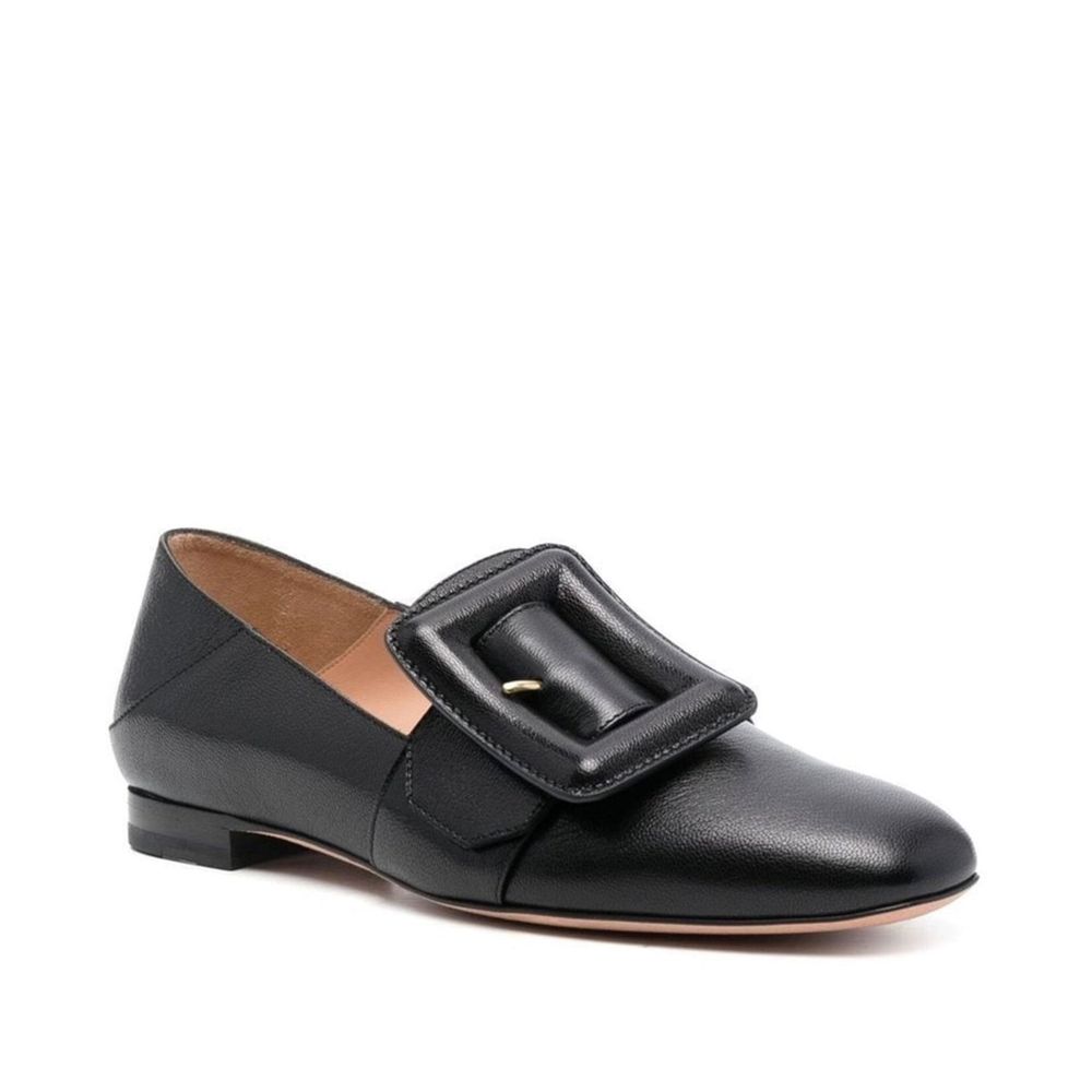 Schwarze Leder-Slipper mit Schnallendetail