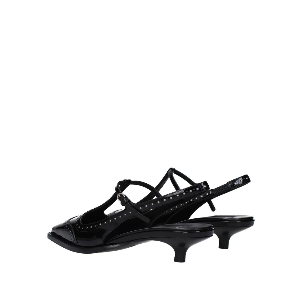 Black Leather Pumps with Buckle Detail