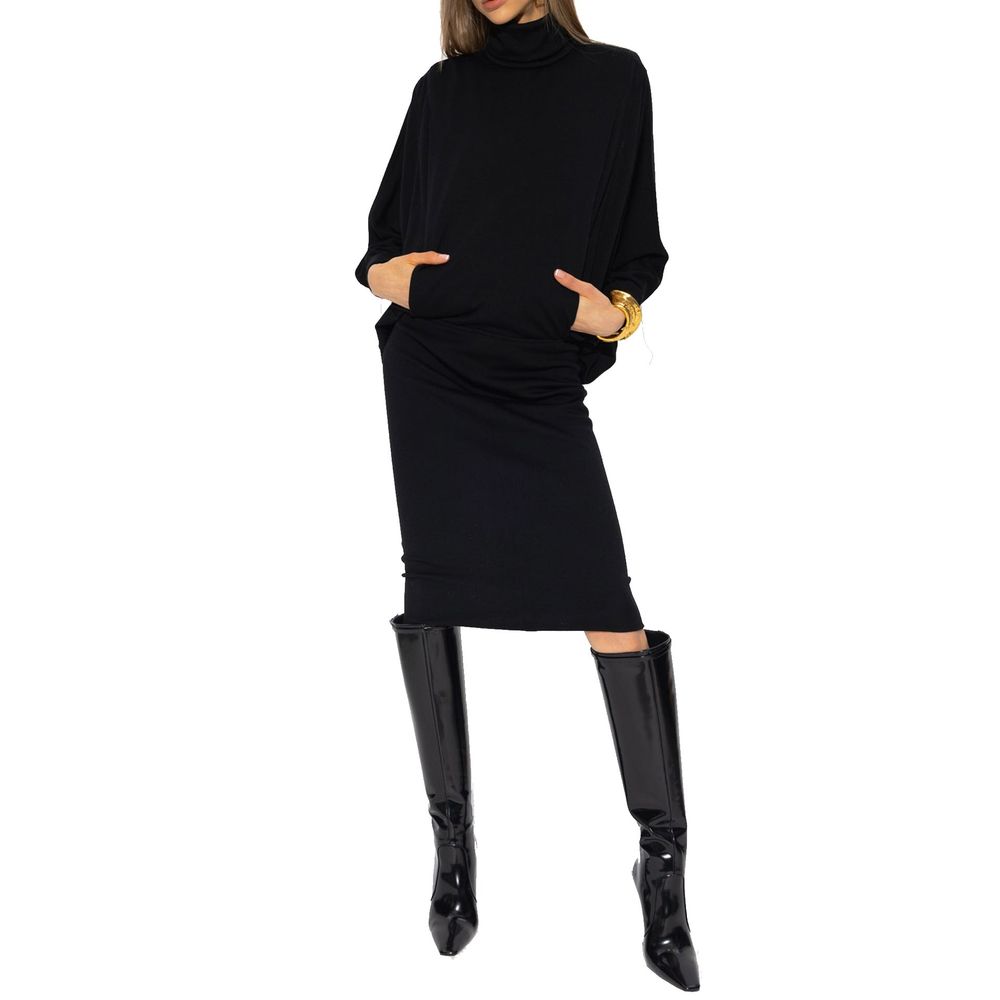 Schwarzes Wollkleid mit Stehkragen und Knopfverschluss