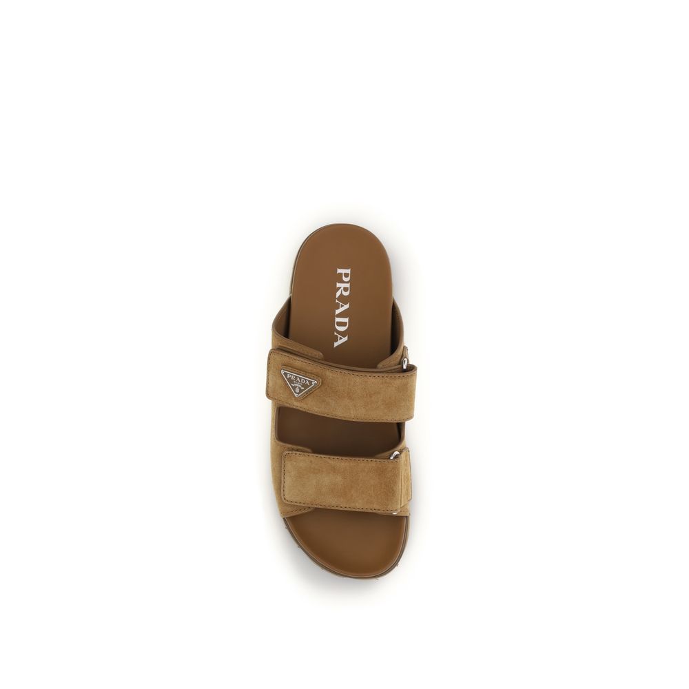 Braune Leder-Sandalen mit verstellbaren Riemen