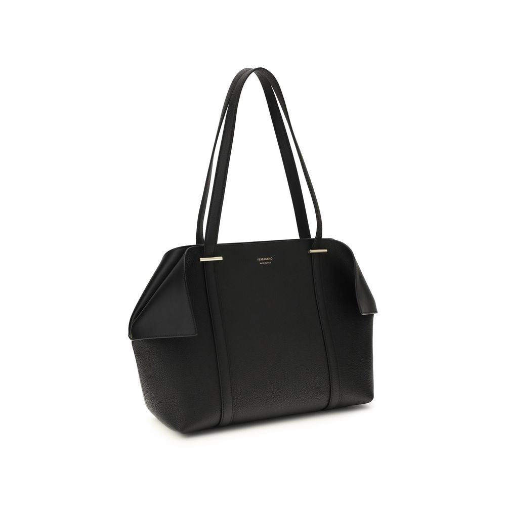 Schwarze Ledertasche mit Gancini-Detail