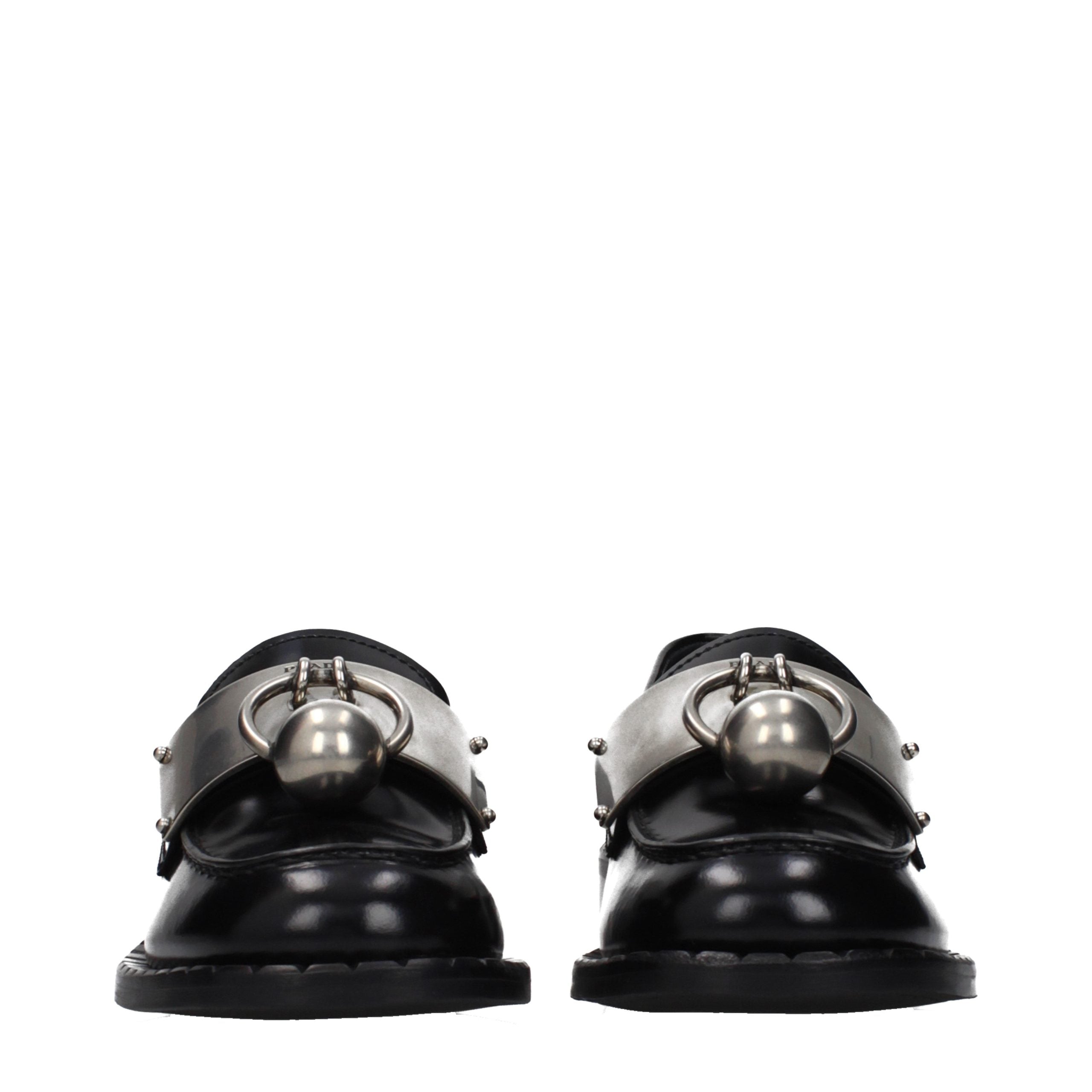 Prada Slip-on-Loafer aus schwarzem Leder