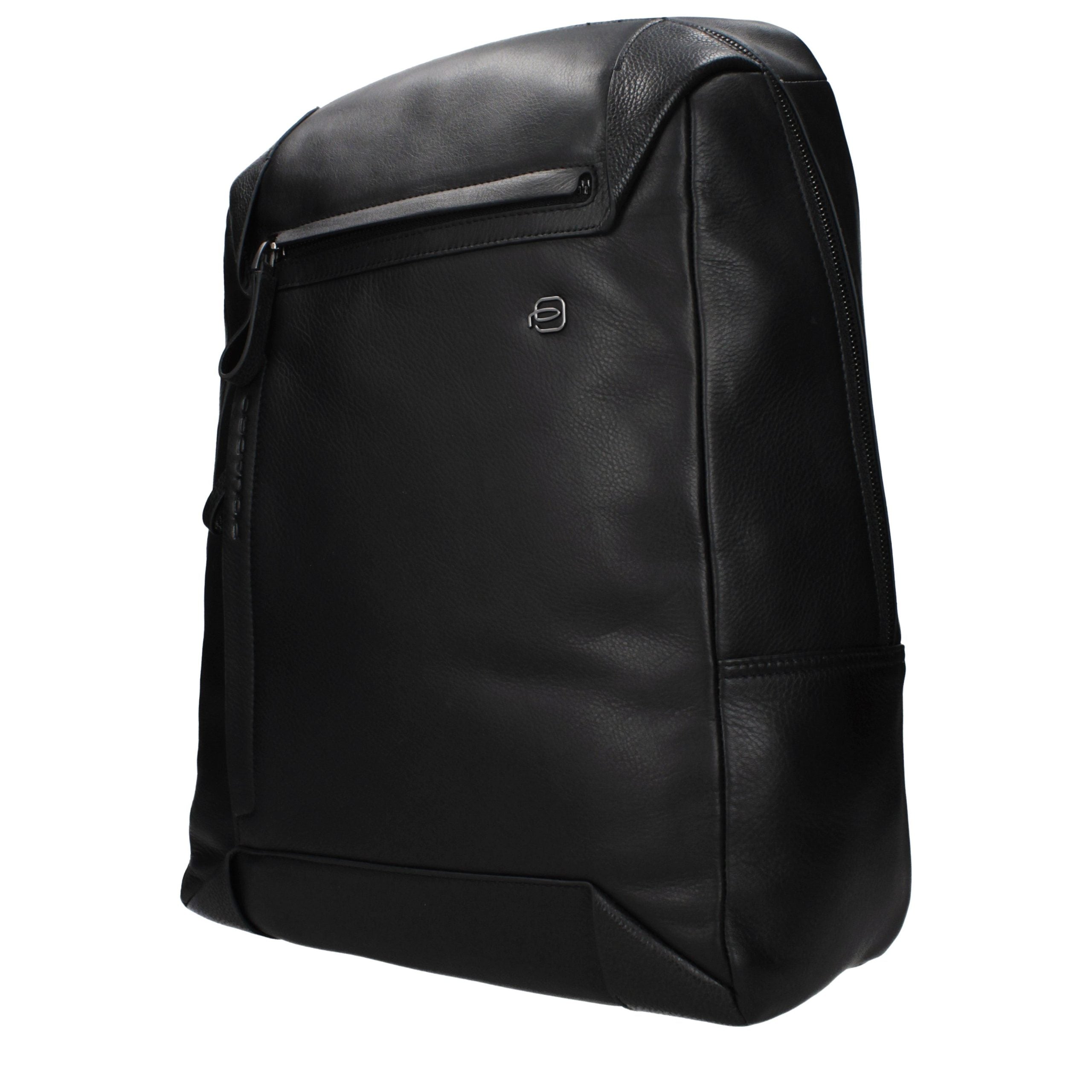 Schwarzer Lederrucksack mit Vintage-Effekt von Piquadro