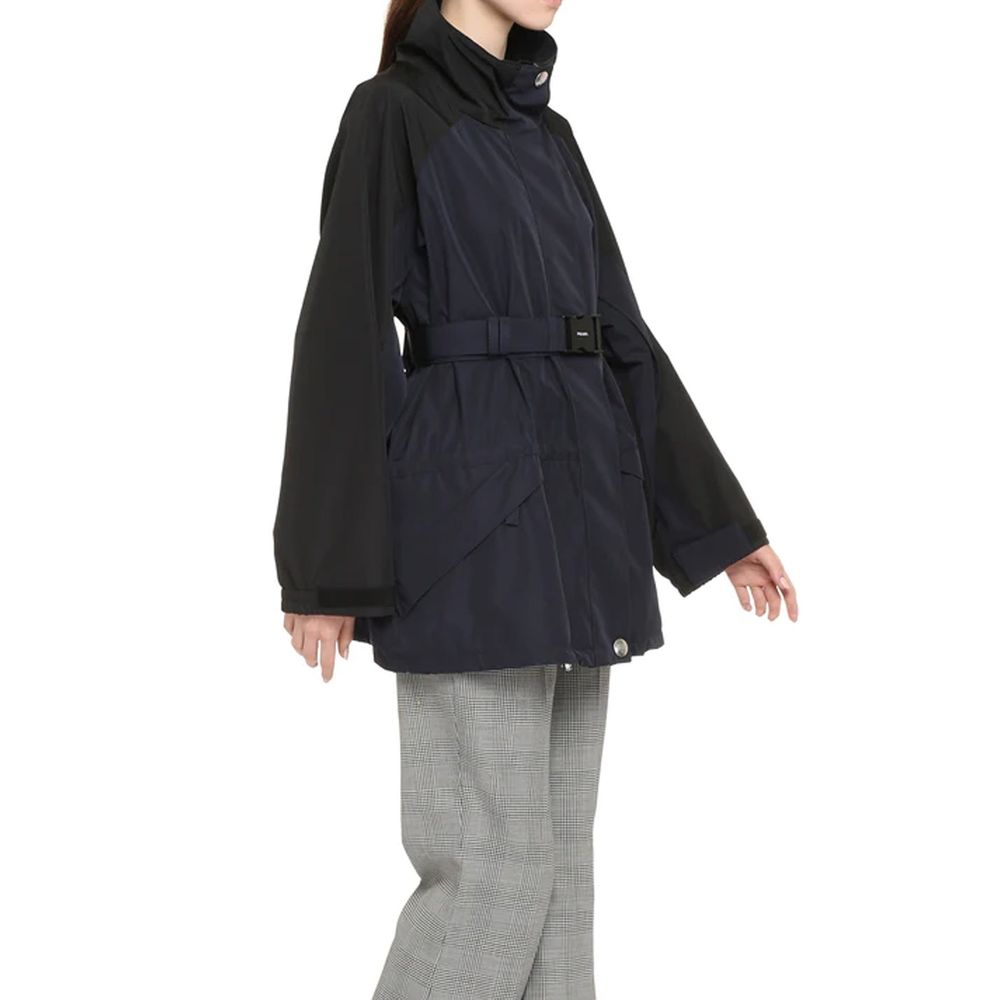 Blaue Polyamid-Shelljacke