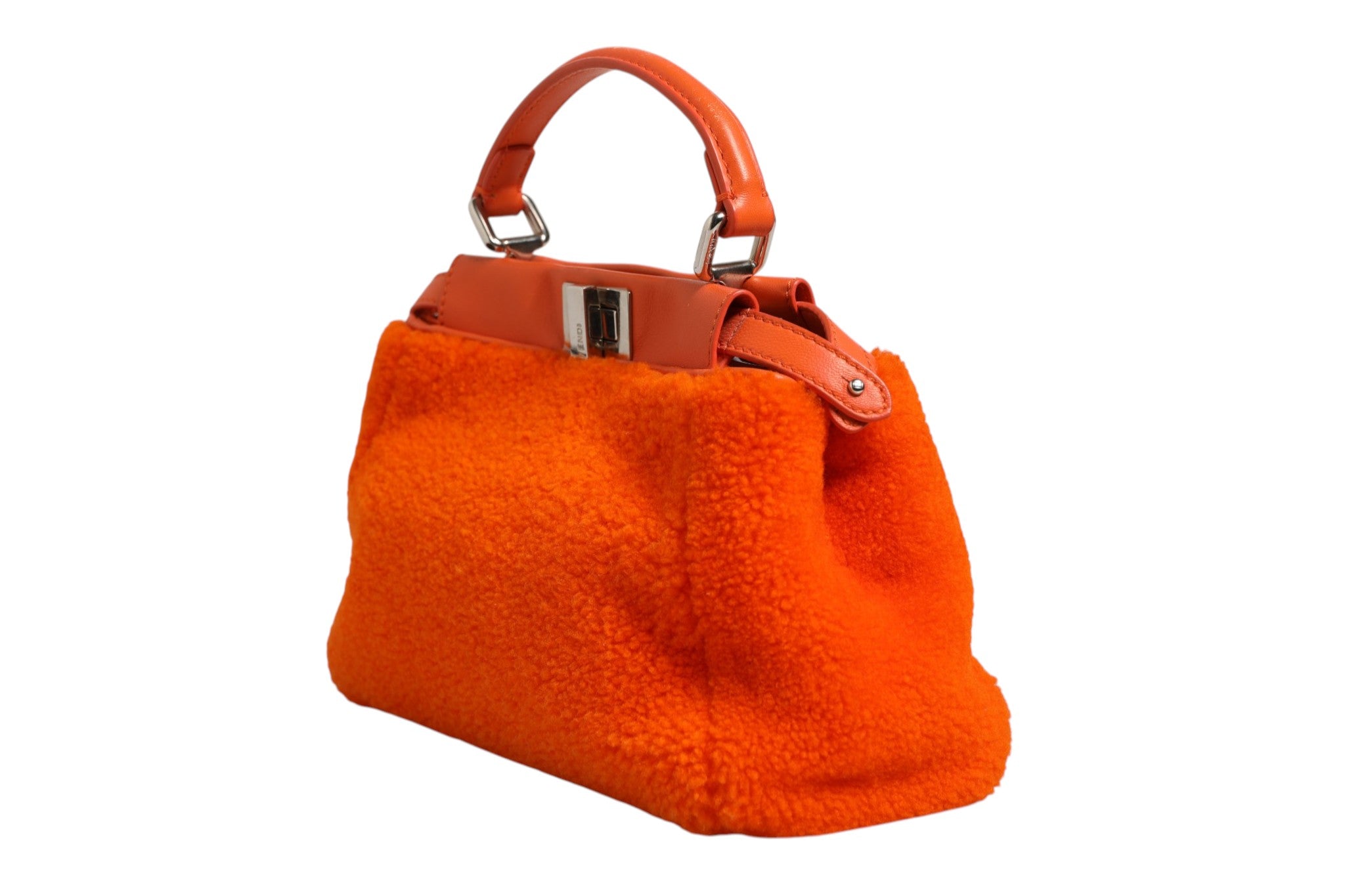 Fendi Mini Peekaboo Henkeltasche aus orangefarbenem Leder und Shearling