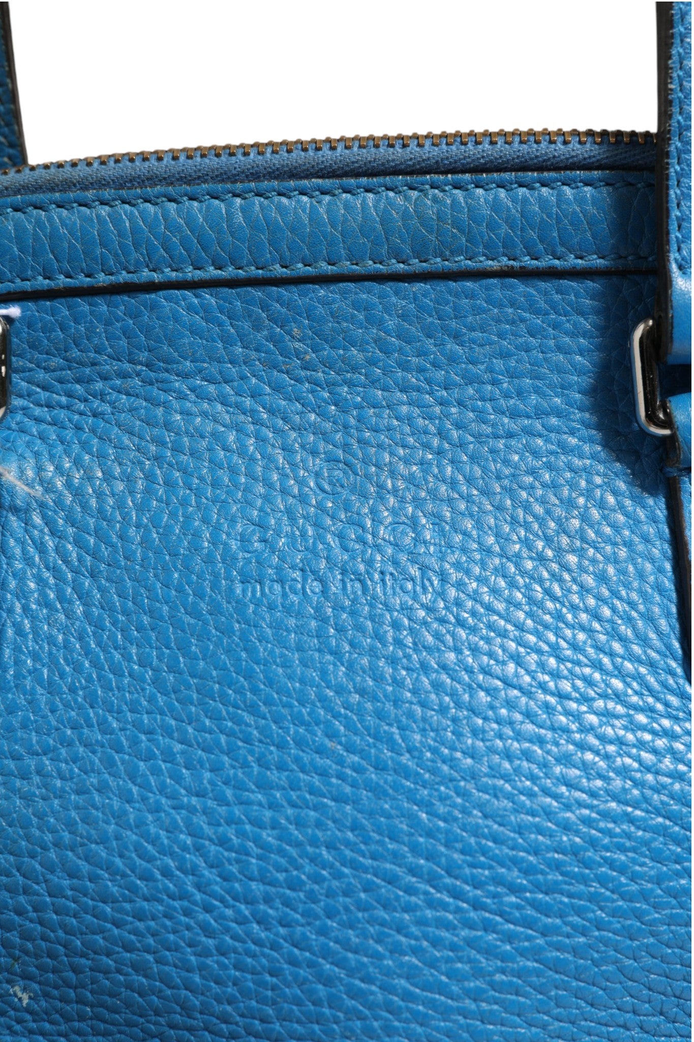 Blaue Leder-Kuppelhandtasche mit zusätzlichem Riemen