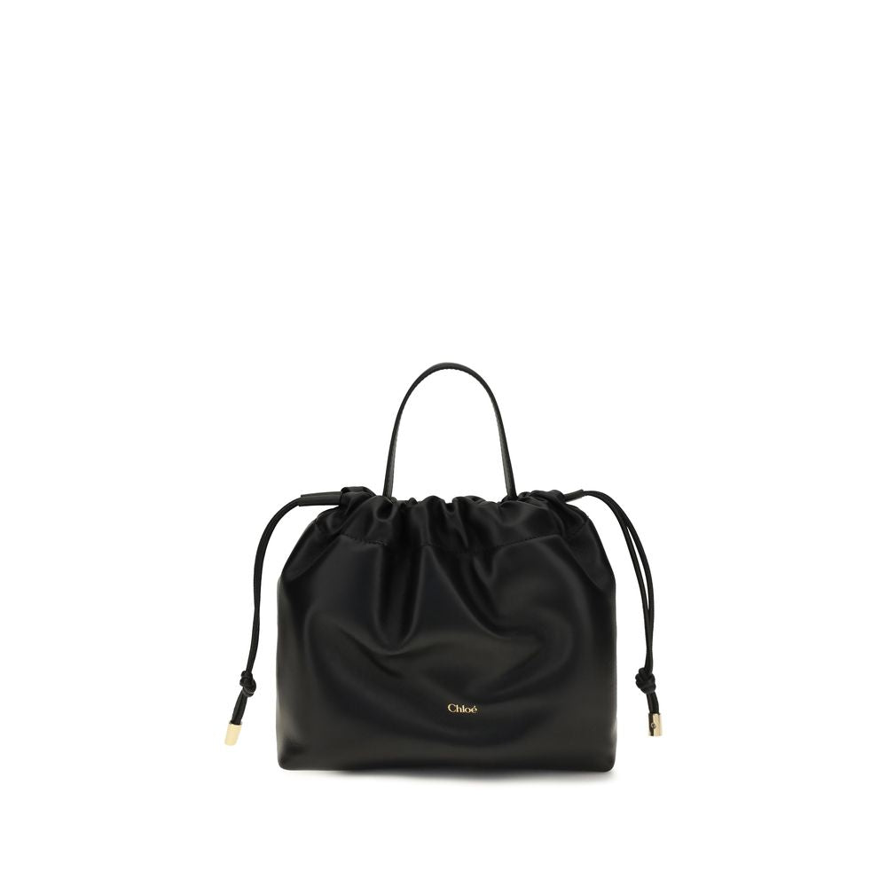 Schultertasche aus schwarzem Lammleder mit Kette
