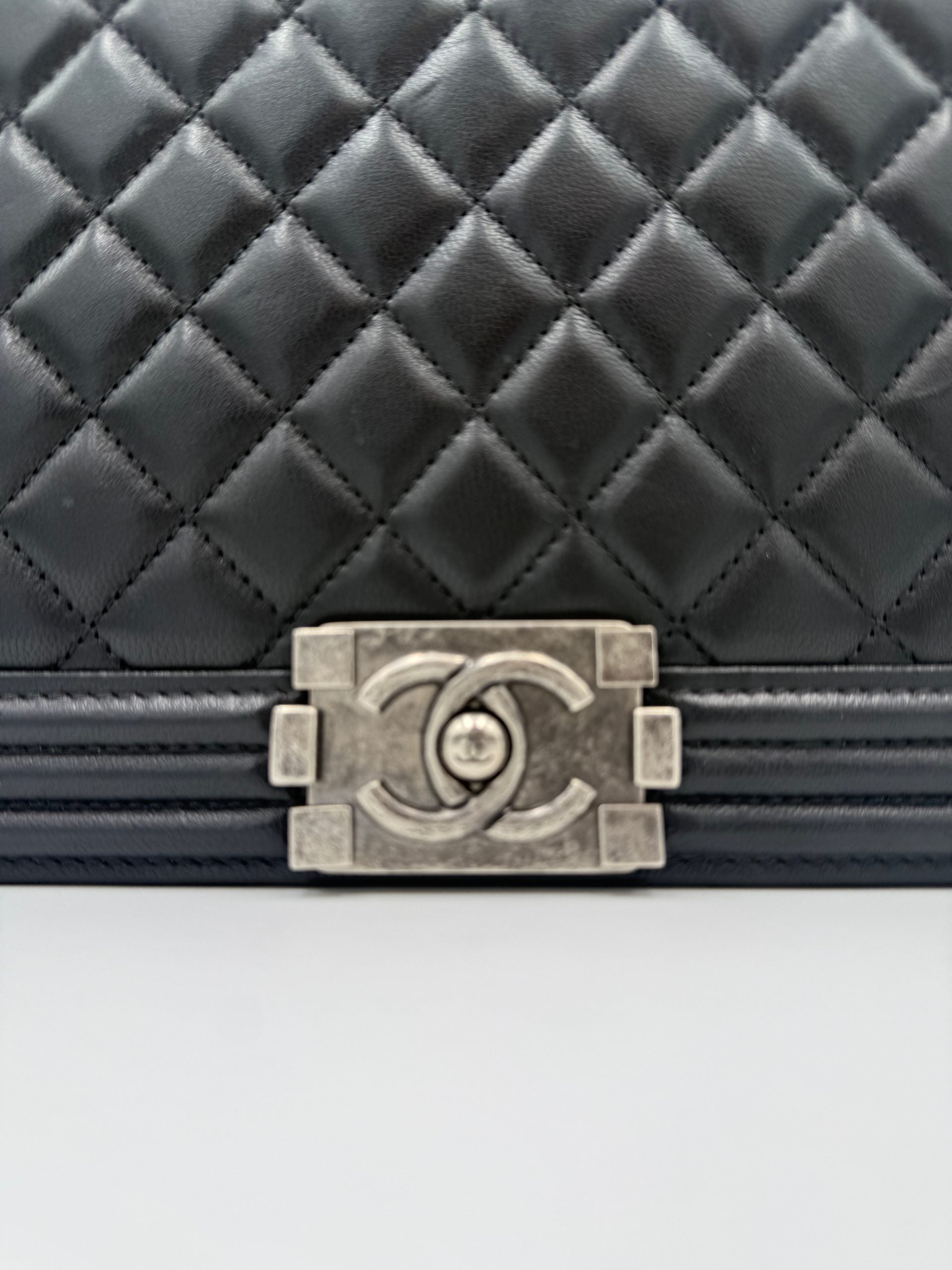 Sac à main en cuir bicolore Chanel