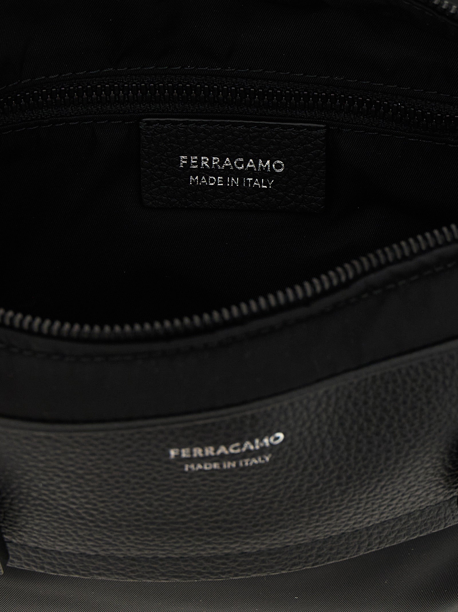 Sac bandoulière Ferragamo en tissu noir