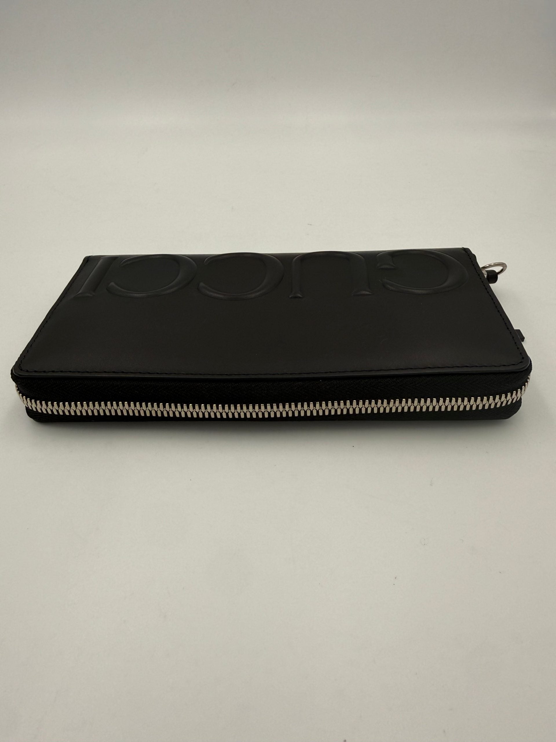 Gucci Black Front Logo Zip Leather Wallet